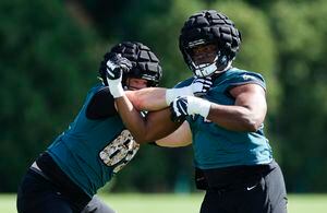 Eagles' offensive guard Herremans gets a (Spyder) grip via SLA