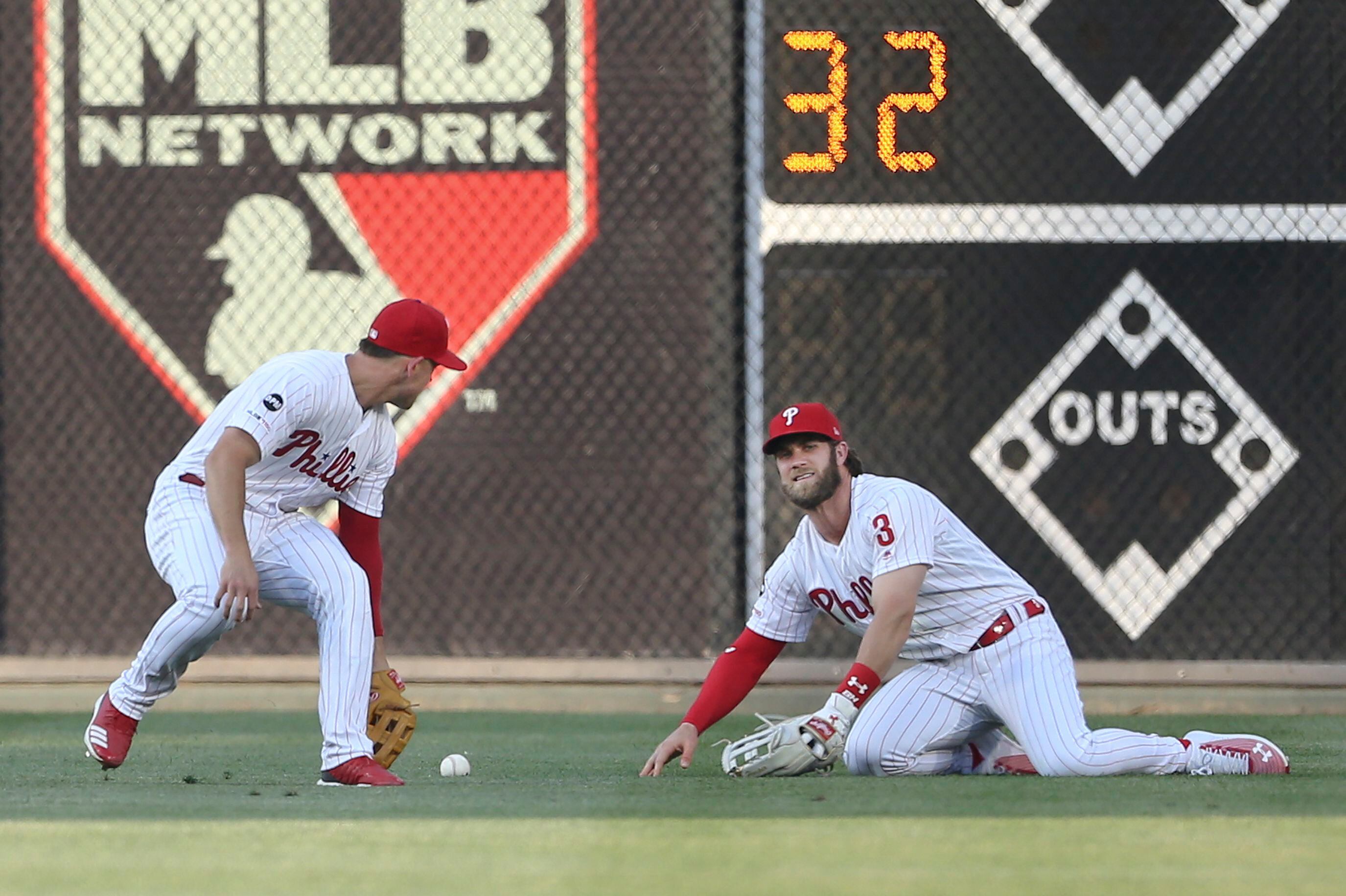 Baseballs everywhere after seeing yoke'd Scott Kingery : r/phillies