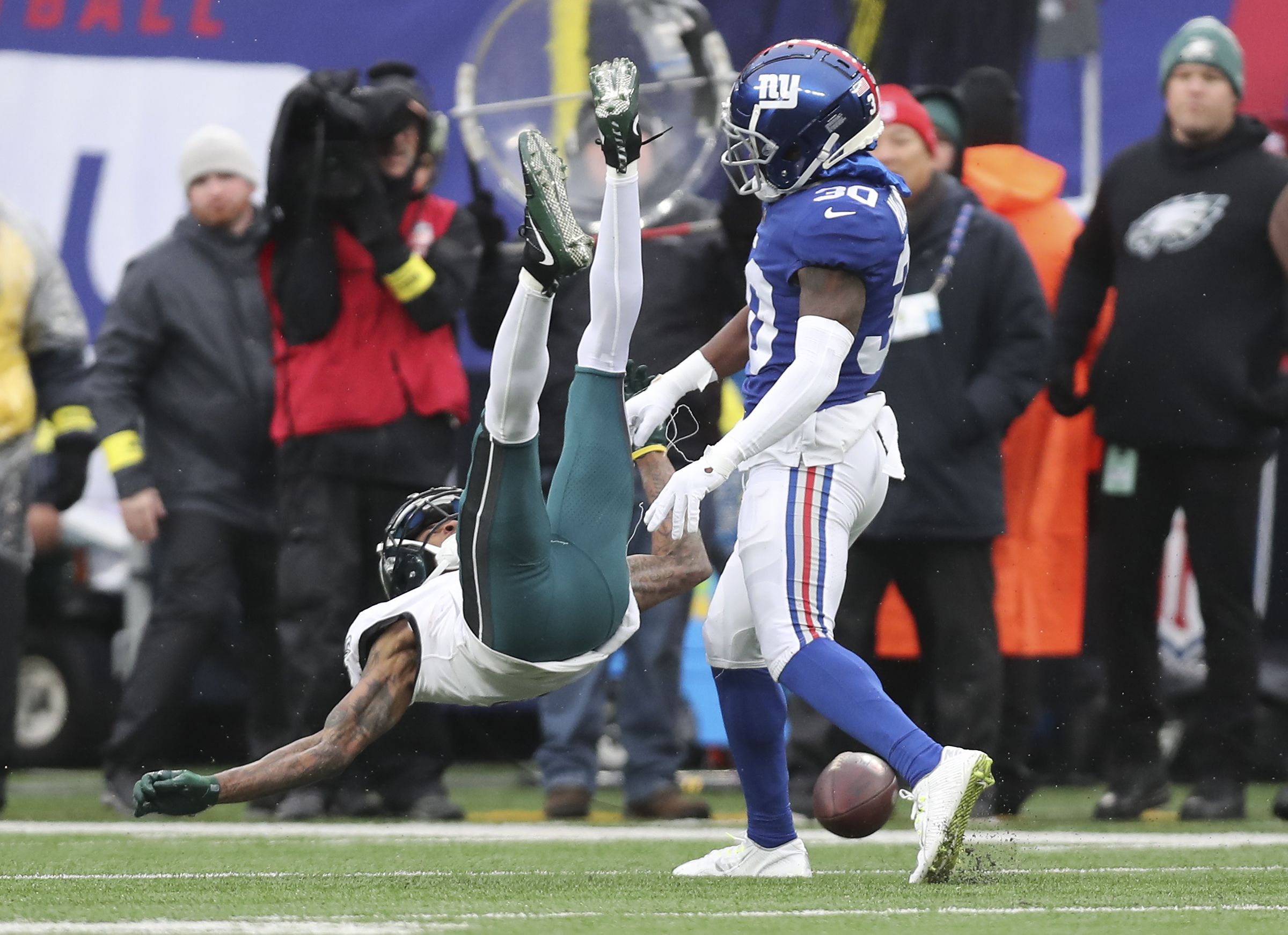 Eagles-Giants analysis: Birds clinch a playoff berth with a dominant win