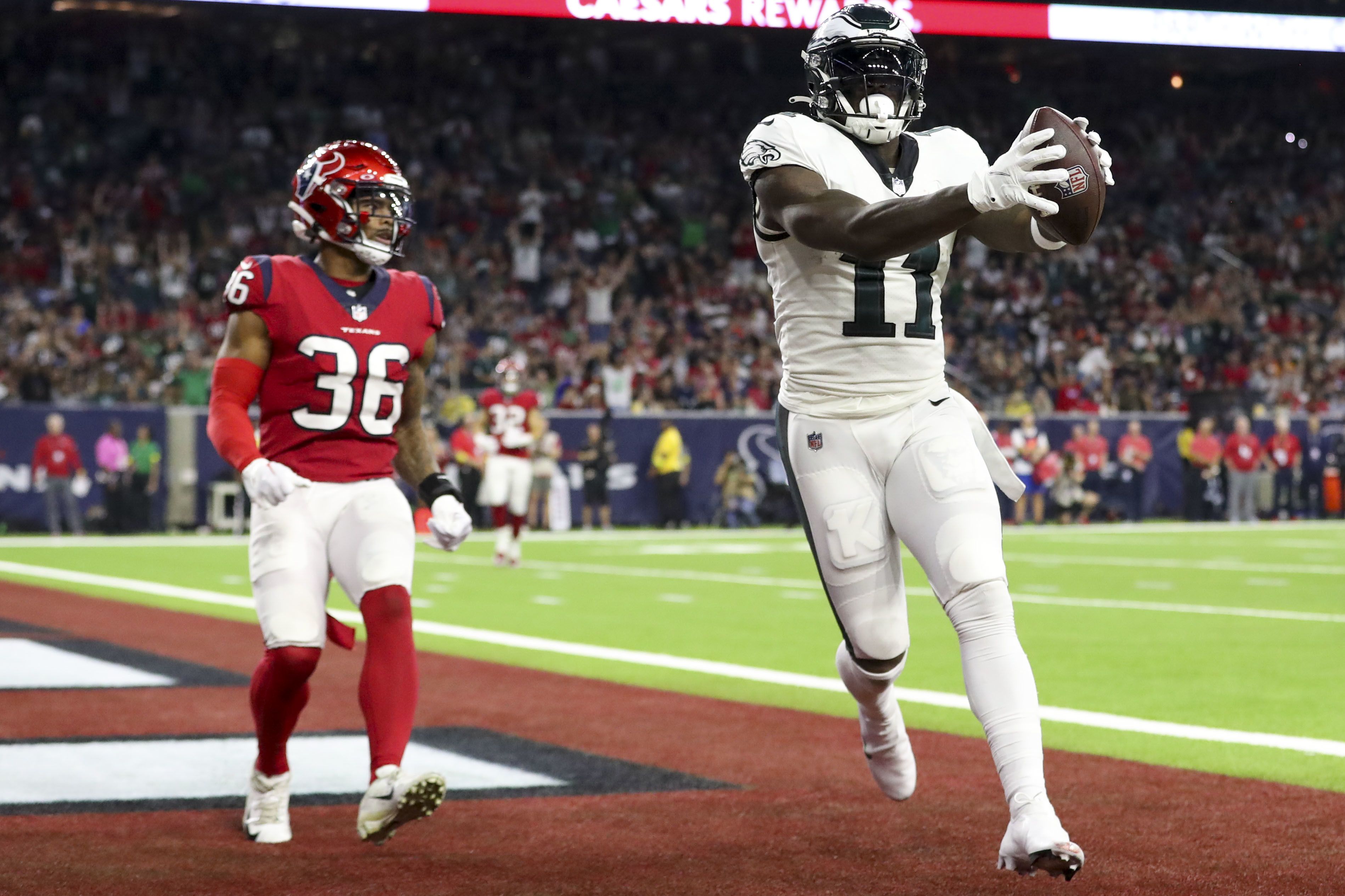 Eagles down Texans to reach 8-0 for first time