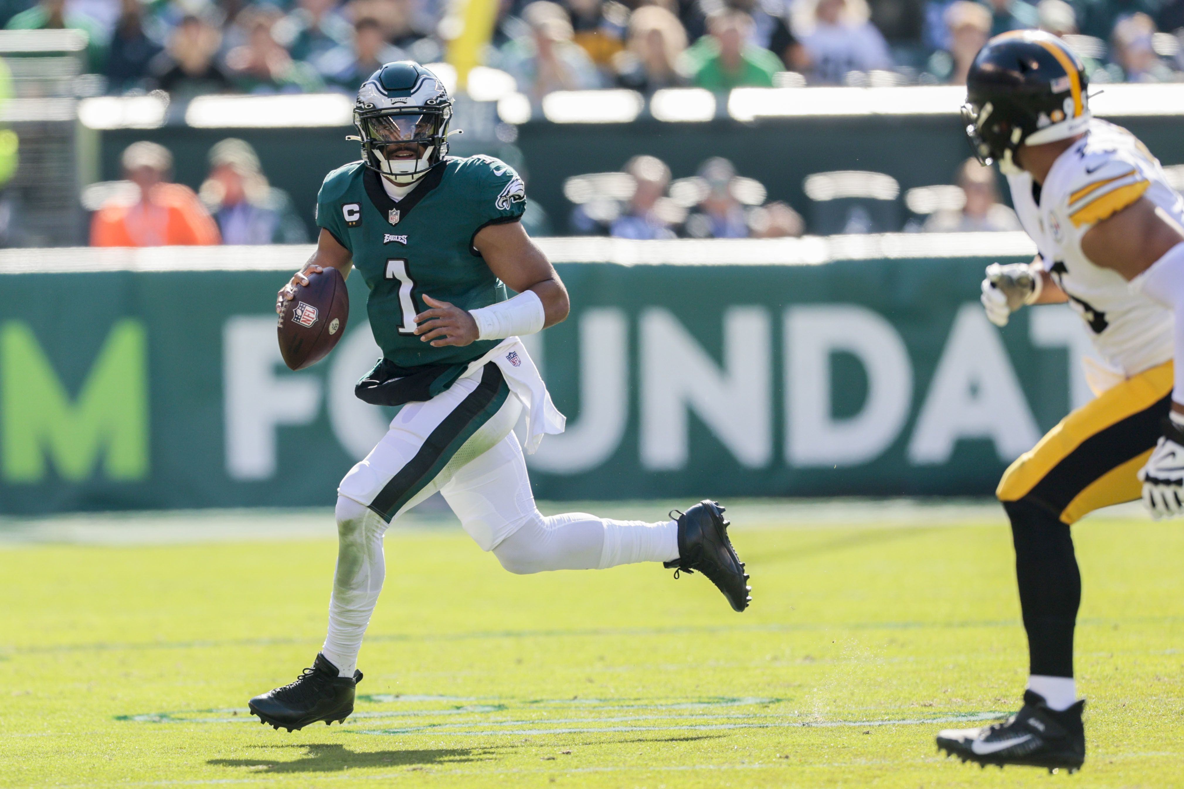 Philadelphia Eagles' Jalen Hurts shows his improvement in win over Steelers