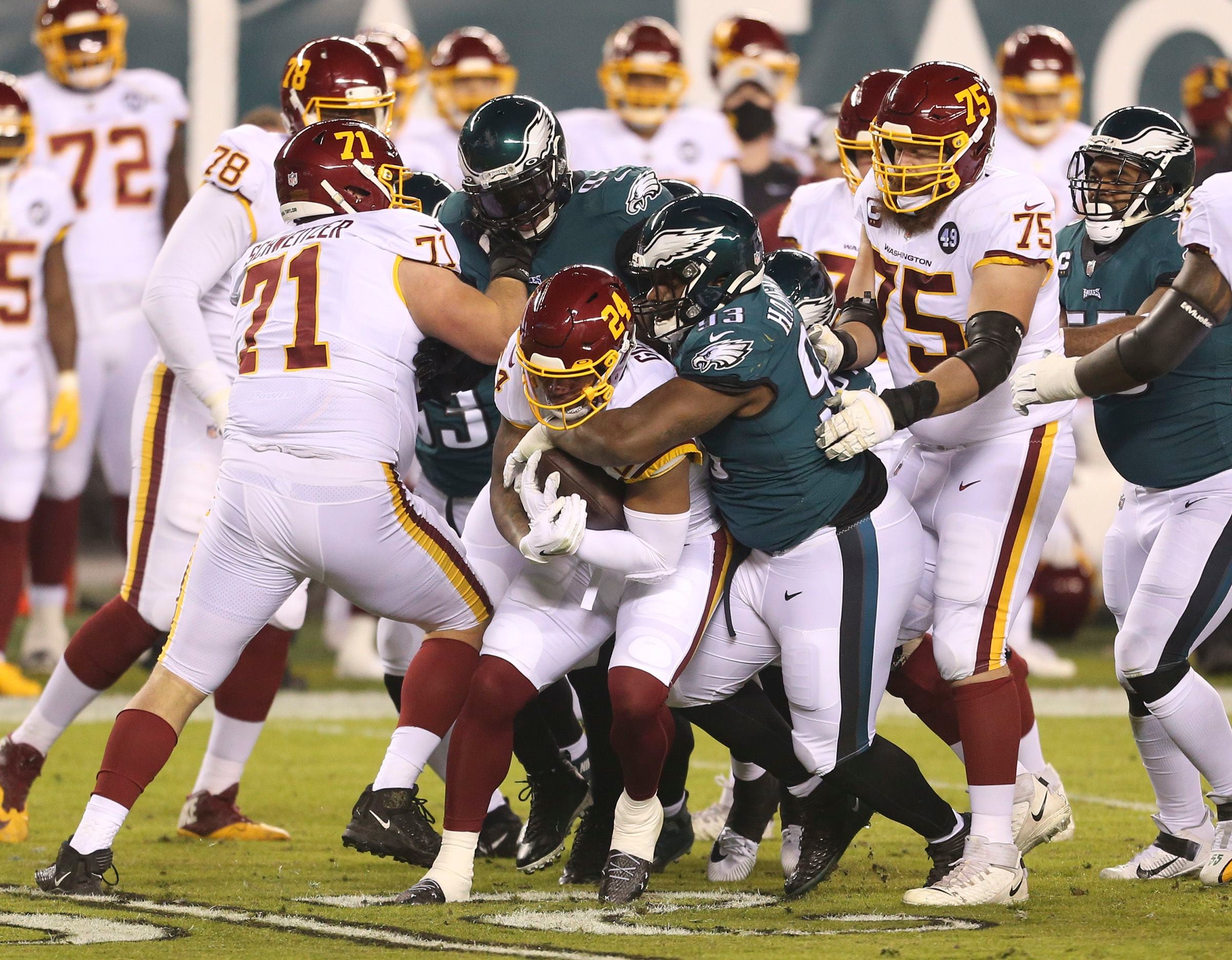 Washington Football Team Defeats Philadelphia Eagles 20-14, Clinches NFC  East Title - Hogs Haven