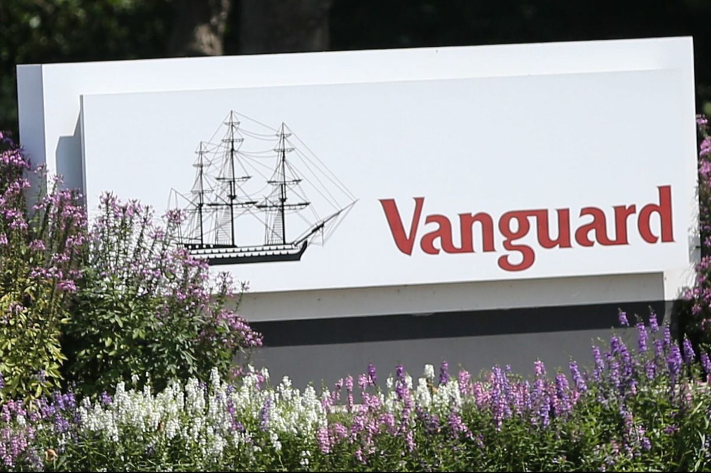 Vanguard to let fund managers vote independently. They hold 471