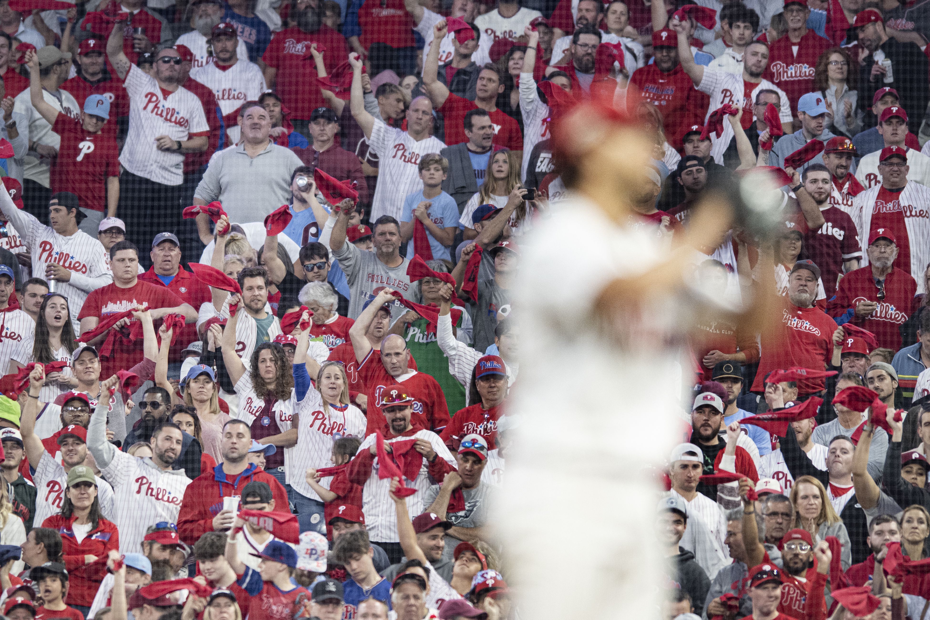 Bryce Harper couldn't stop gushing about the home crowd in Game 3