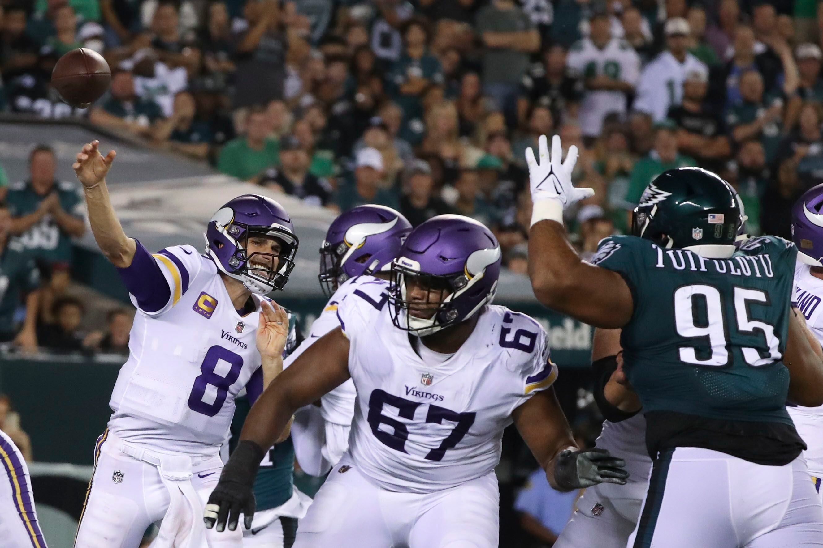 Eagles' Jalen Hurts catches fire in 24-7 win against Vikings