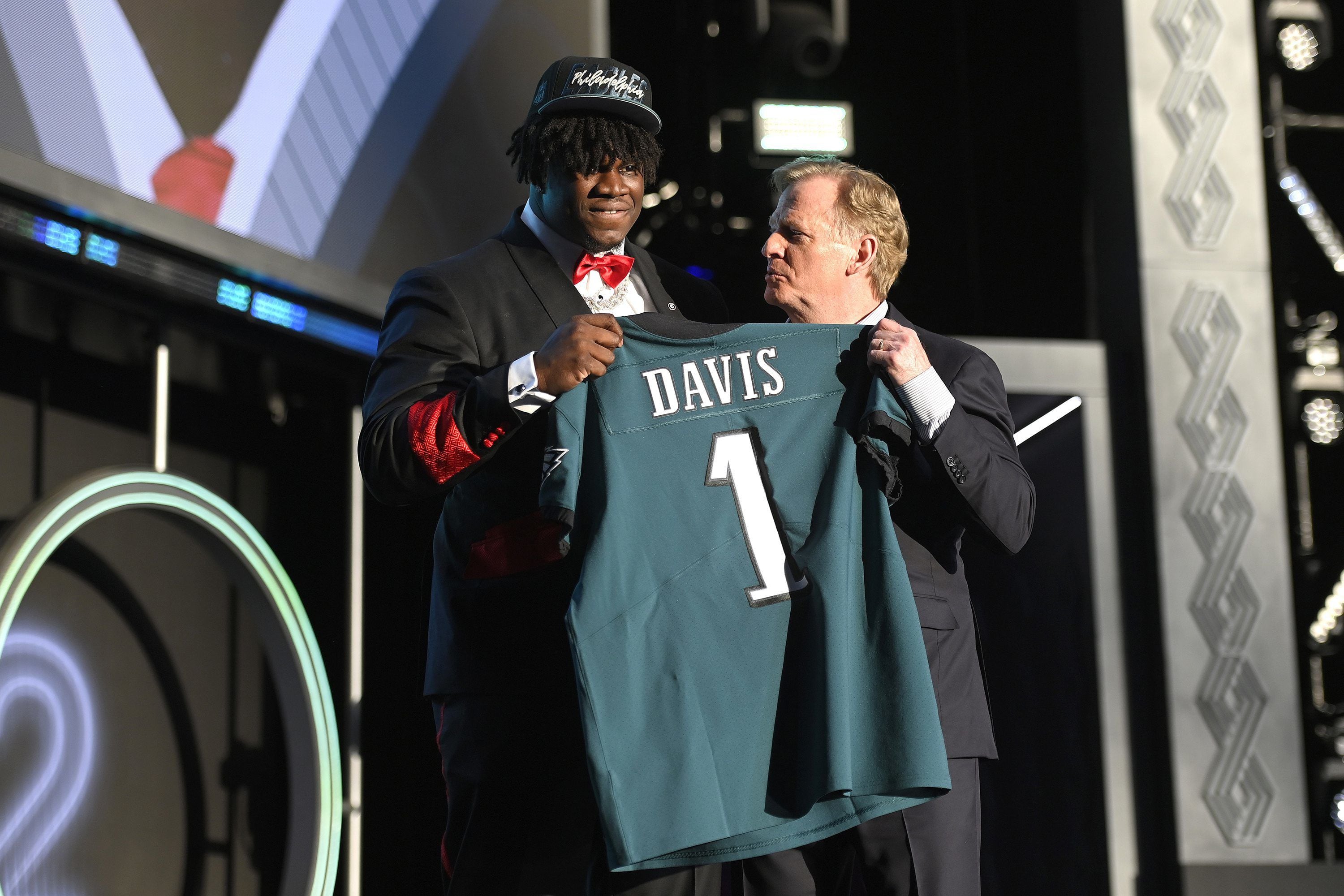 Eagles shake up NFL Draft with trades to get run-stopping Jordan