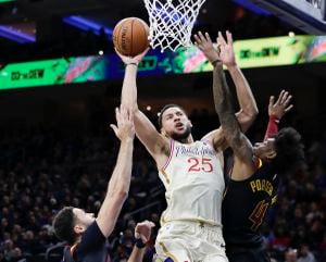 Simmons hits 3, scores 34 points to lead 76ers past Cavs – KXAN Austin