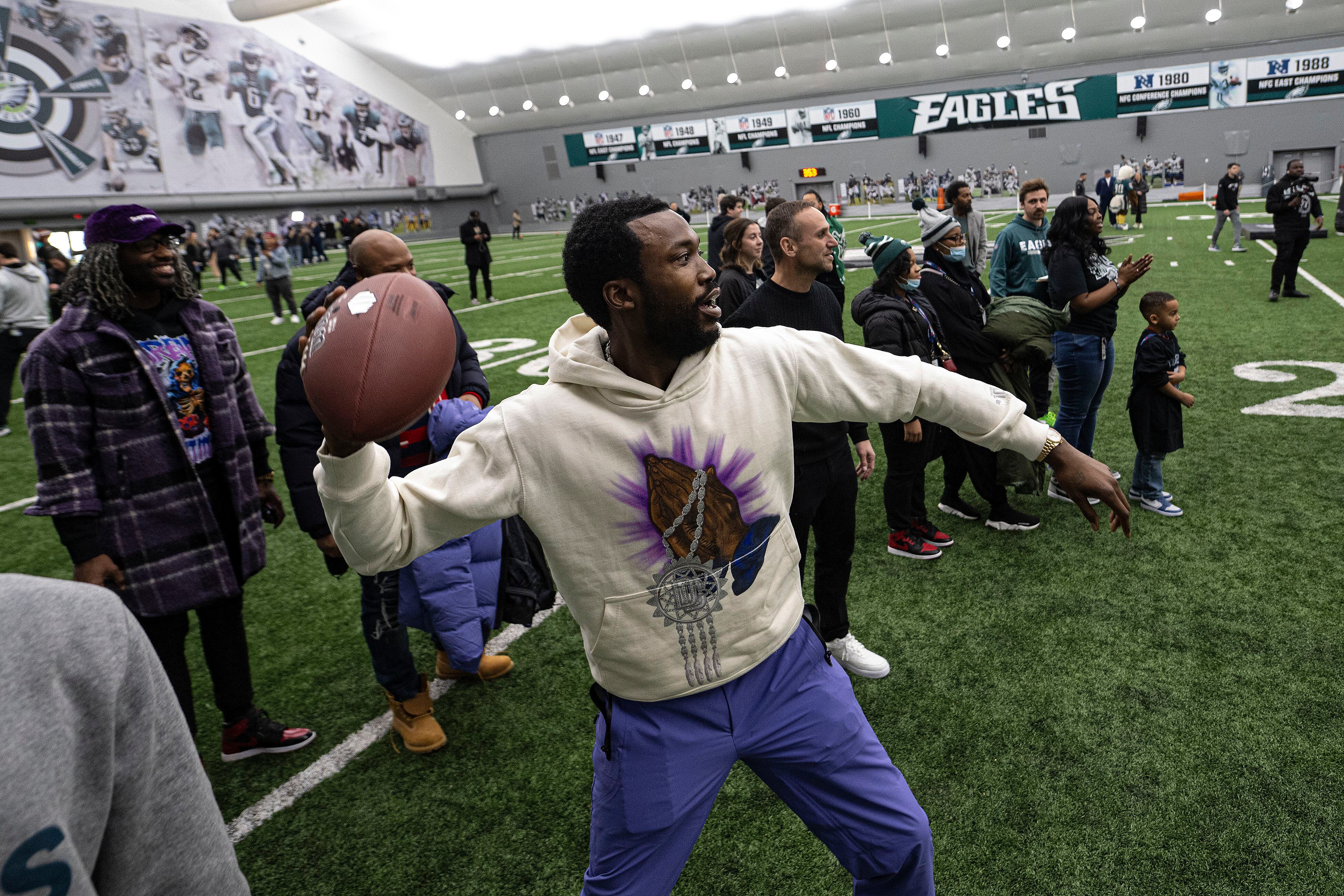 Meek Mill, the Sixers, and Eagles give kids experience of a lifetime