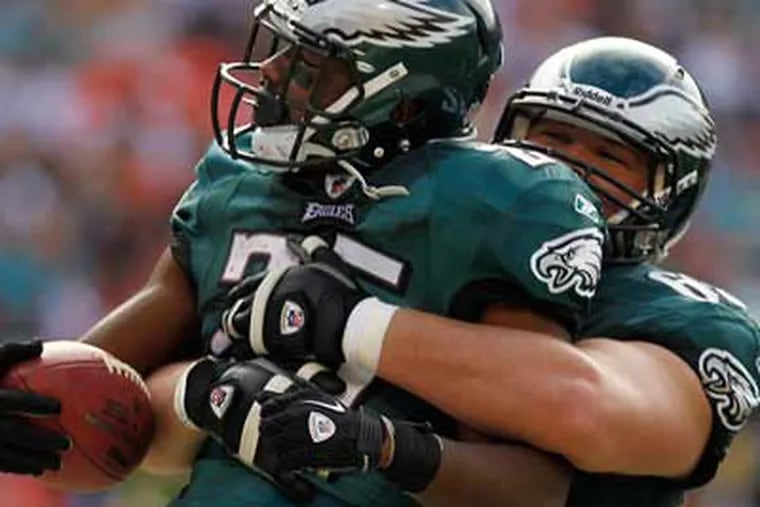 The Eagles improved to 5-8 on the season after Sunday's win over the Dolphins. (Ron Cortes/Staff Photographer)