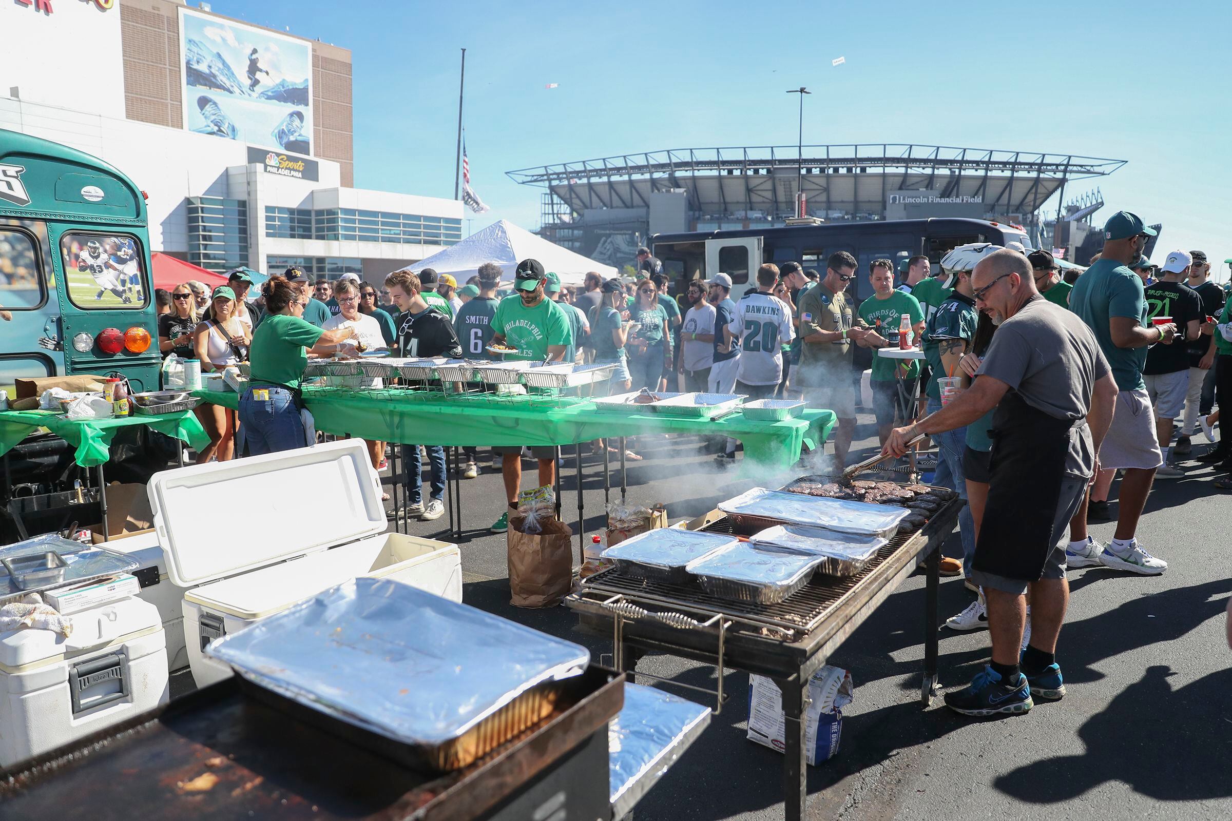 A beautiful thing': Eagles fans back for a new season and — yay! — the  return of tailgating