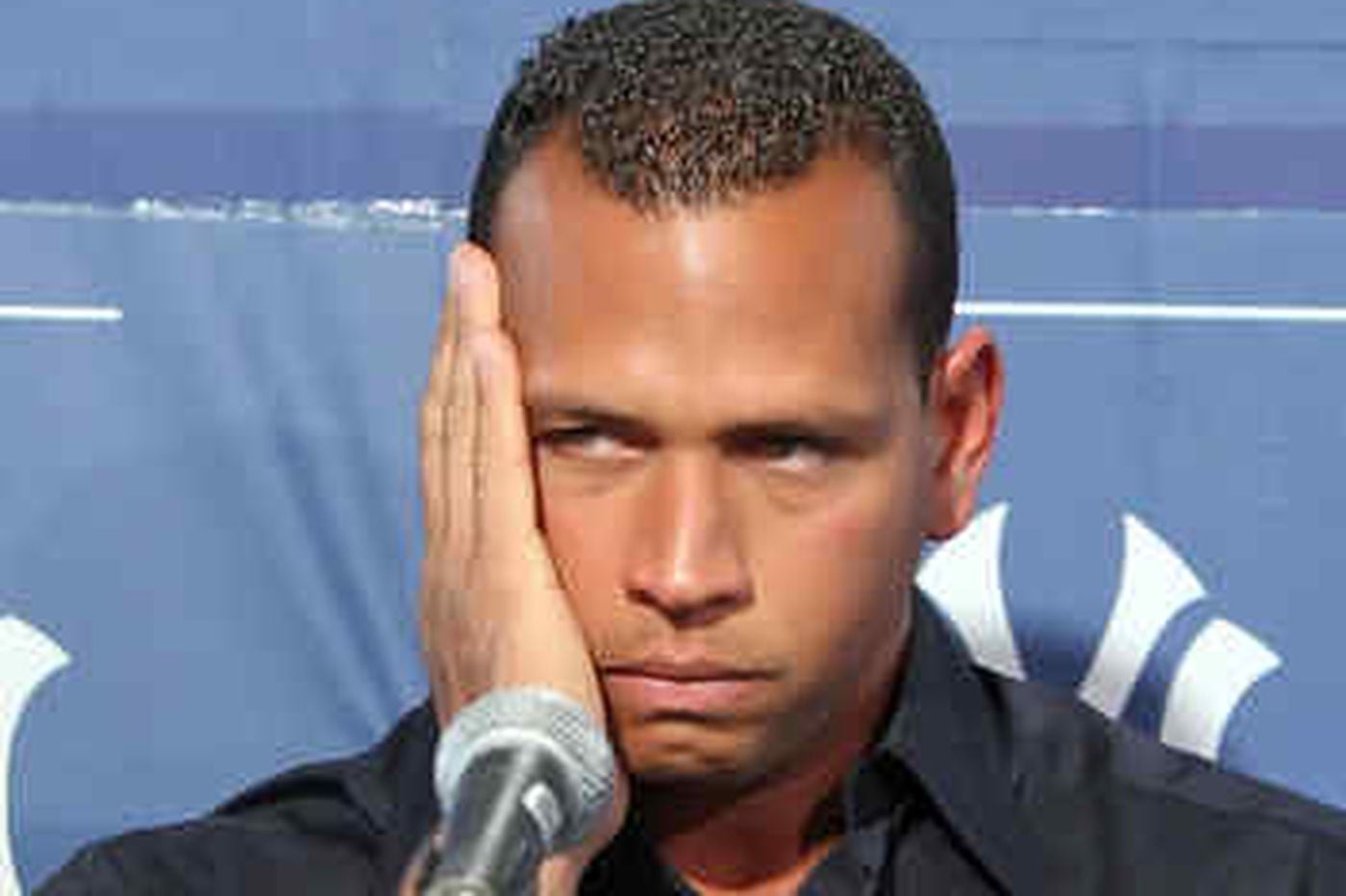 Alex Rodriguez faces press, admits injecting drugs