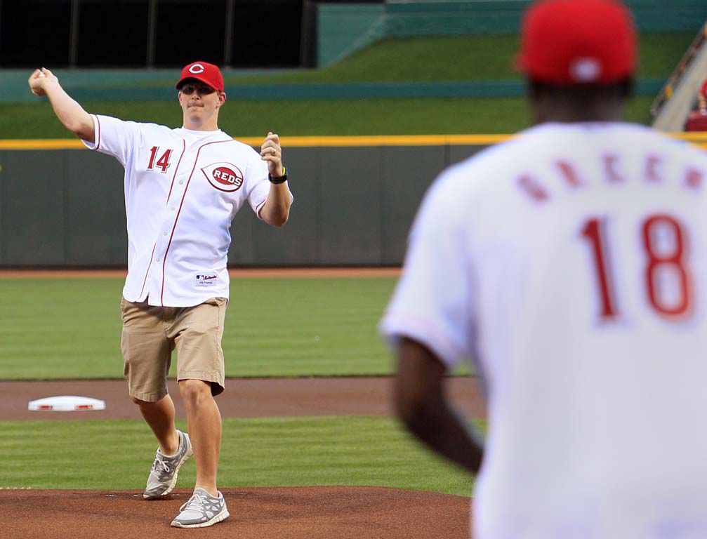 Jimmy Rollins gets 2,000th career hit, but Phillies fall to Reds 2