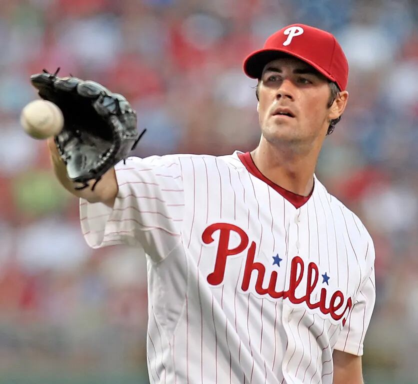 BREAKING: Former World Series MVP and four-time all star starting pitcher Cole  Hamels is signing a minor league deal with the Padres, per…