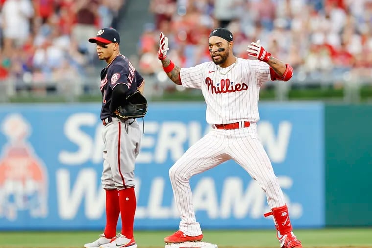 Edmundo Sosa tacks on an insurance run, crushing a solo homer to make it  5-2 Phillies : r/baseball