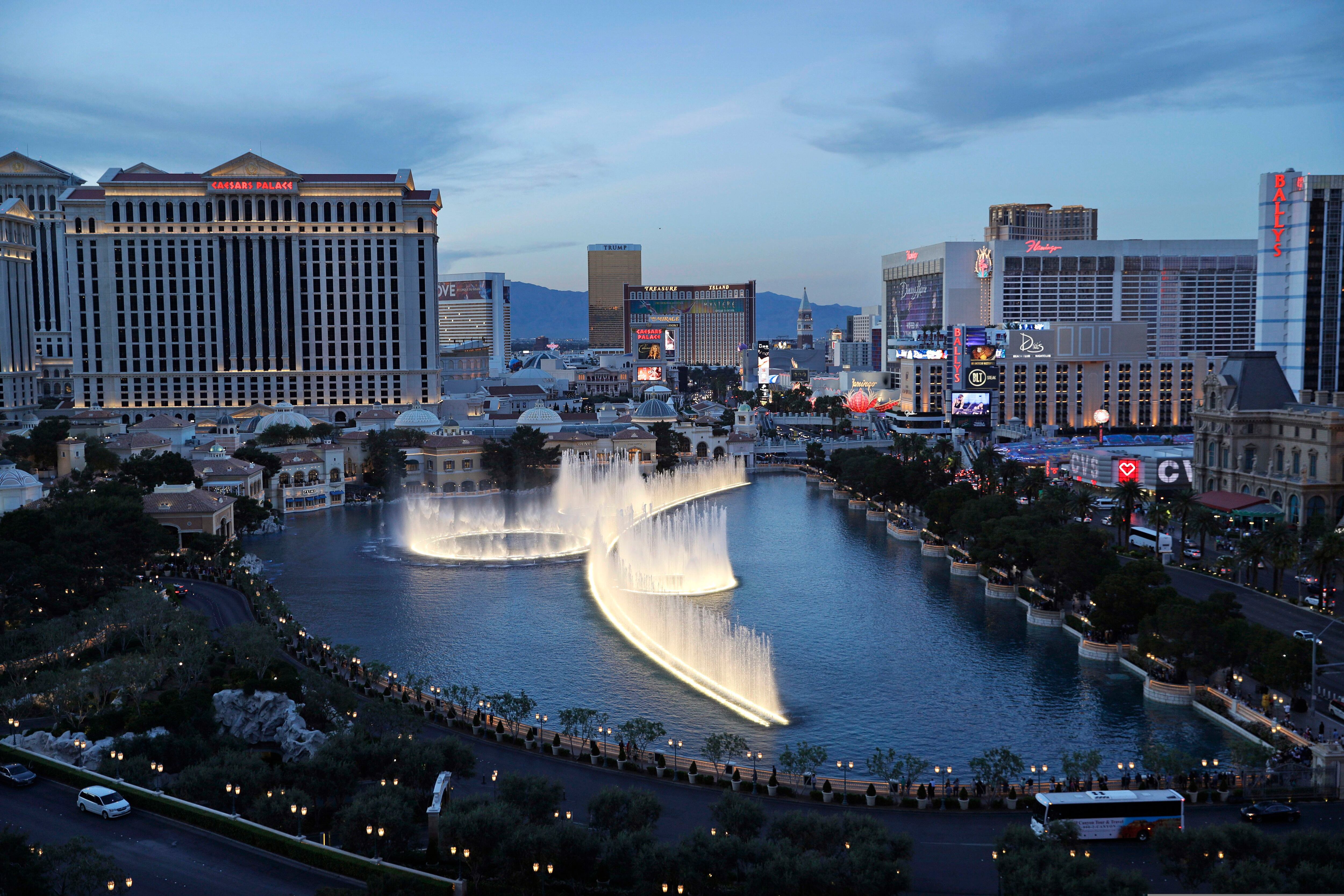 NFL Draft: Fans celebrate day 1 on Las Vegas Strip