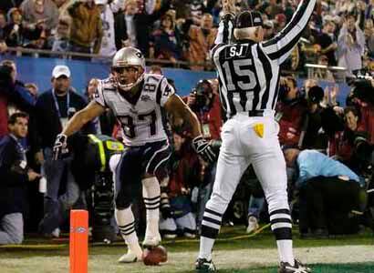 8 days until kick-off: Rodney Harrison intercepts Donovan McNabb and  returns it 8 yards to end Super Bowl XXXIX and deliver the Patriots third  title in four years : r/Patriots