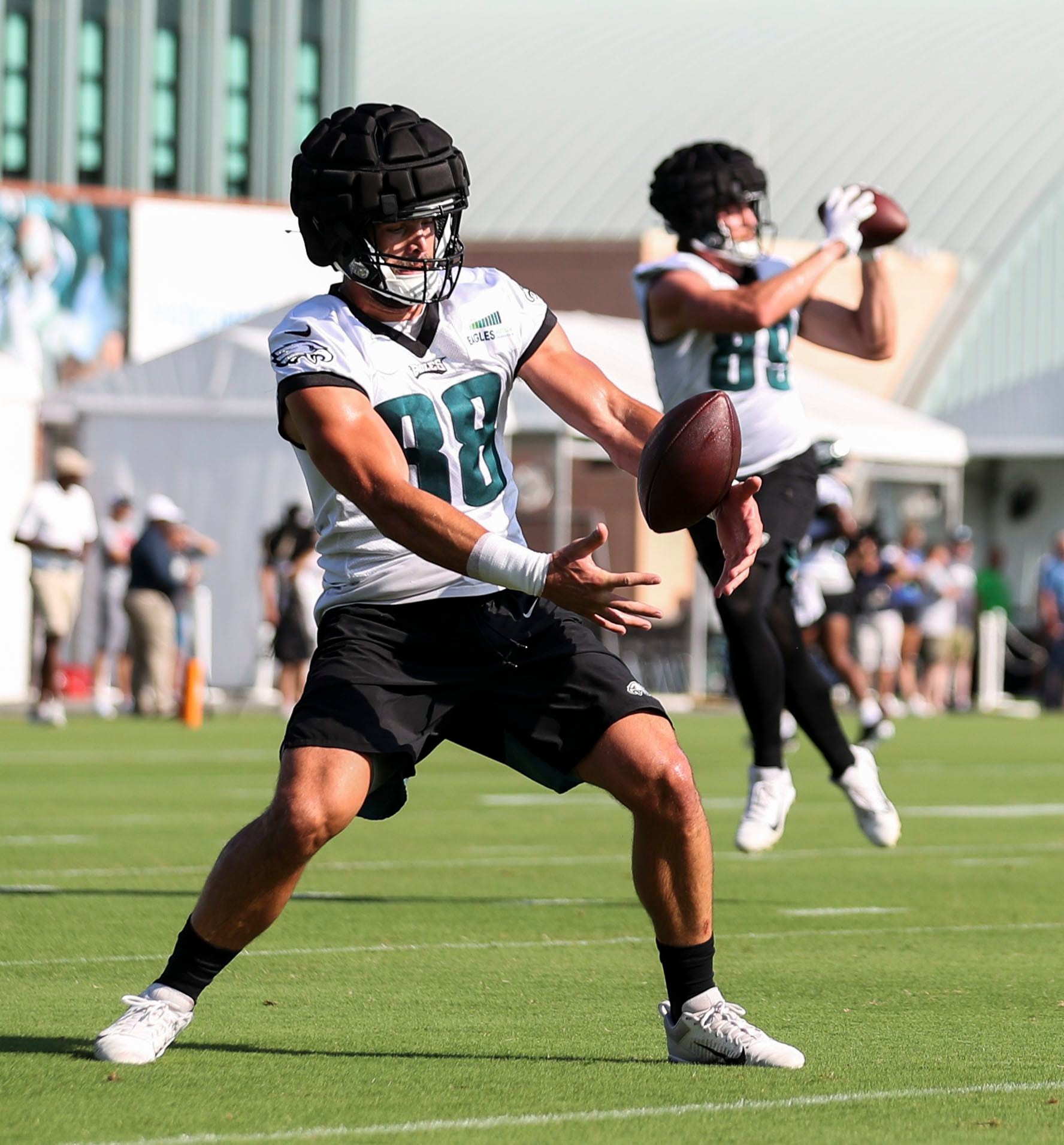 Philadelphia Eagles quarterback Jalen Hurts, center, watches warm ups  before an NFL preseason football game against the Cleveland Browns on  Thursday, Aug. 17, 2023, in Philadelphia. (AP Photo/Derik Hamilton Stock  Photo - Alamy