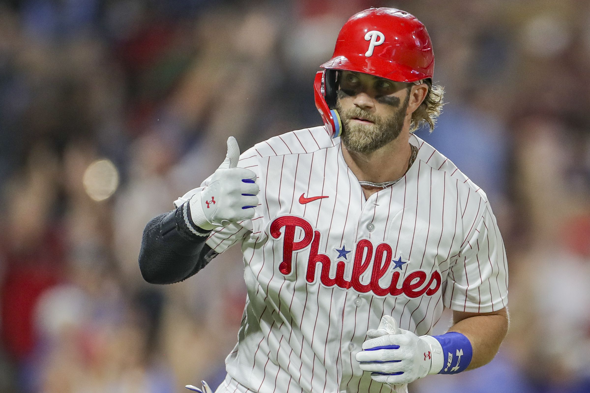 Obstruction call helps Phils sweep Nats for 14th win in 16 - WTOP News