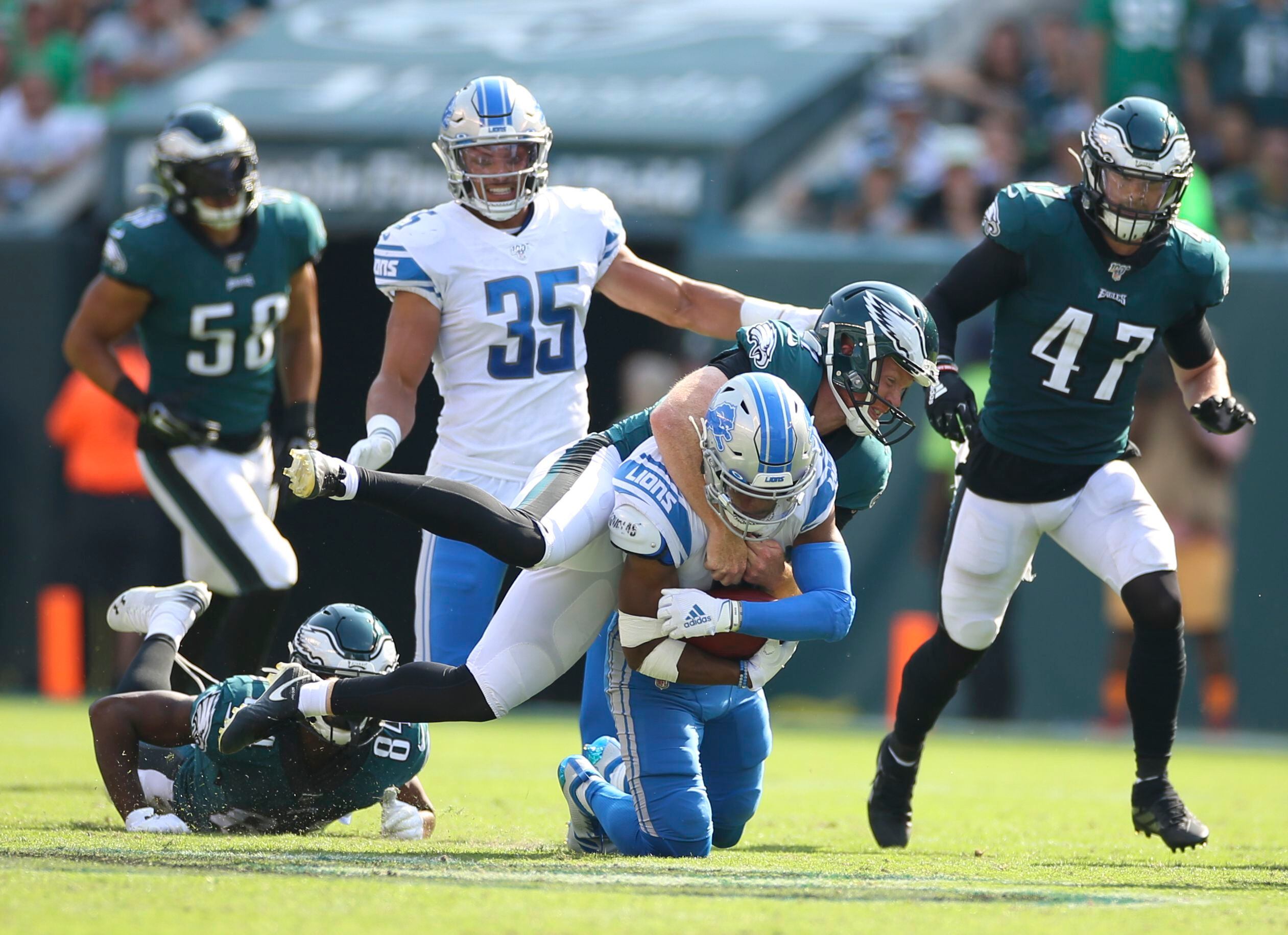 Carson Wentz 'Booed' By Digital Fans At Lincoln Financial Field During  Eagles' 37-19 Loss To Los Ang 