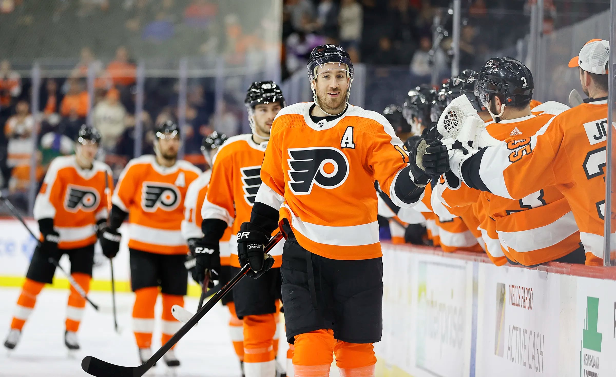 Ex-Flyers captain Claude Giroux gets 1,000th career NHL point - CBS  Philadelphia