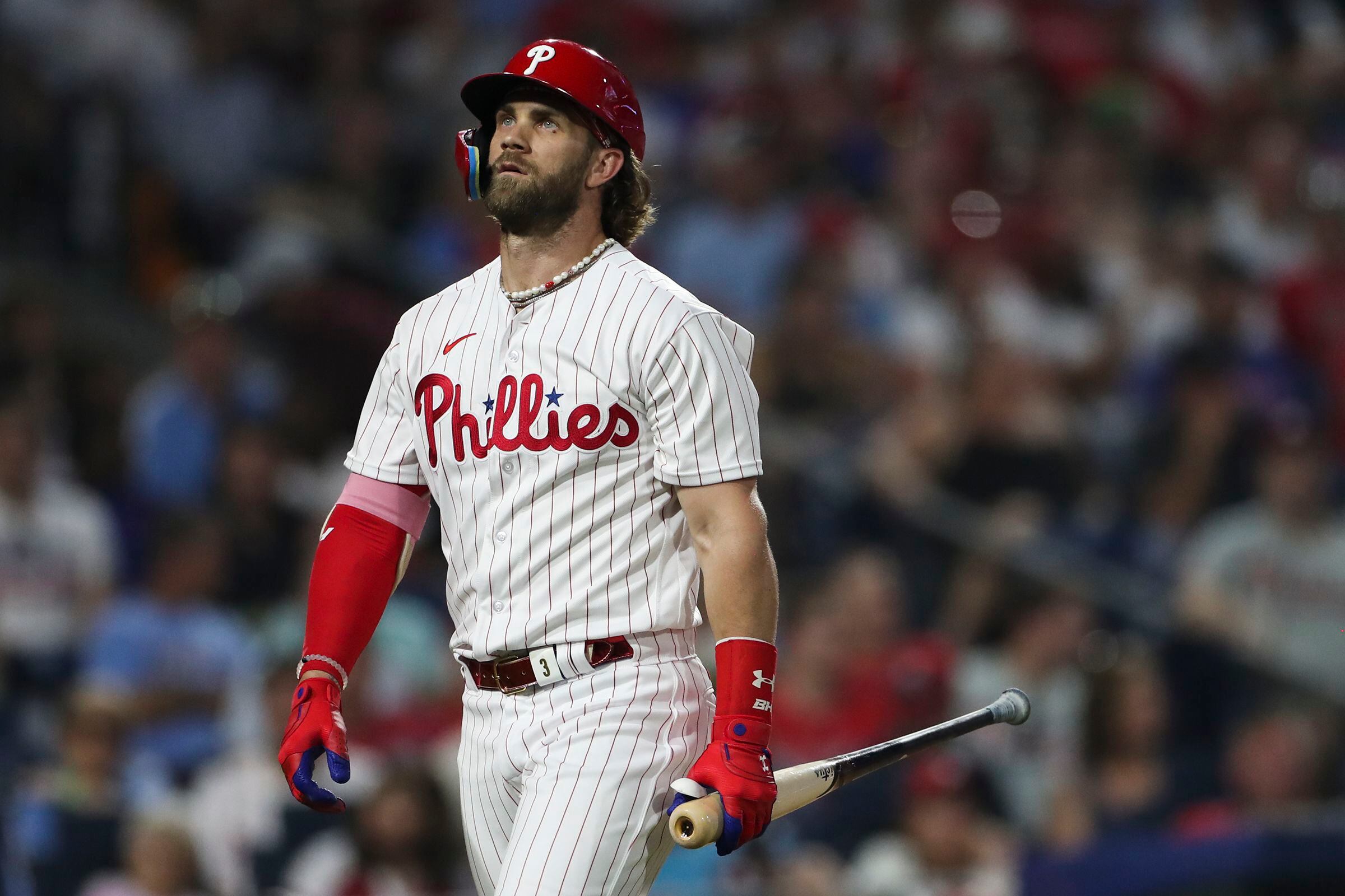 Bryce Harper strikeout: Phillies star never takes the bat off his shoulder  in baffling at-bat - DraftKings Network