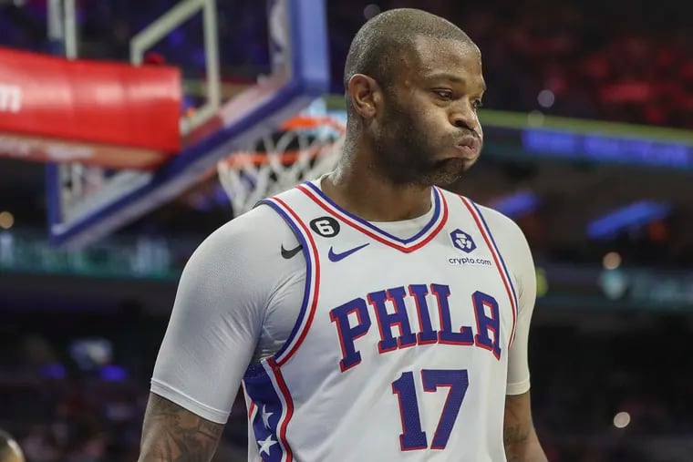 Sixers officially sign P.J. Tucker, Danuel House, completing their