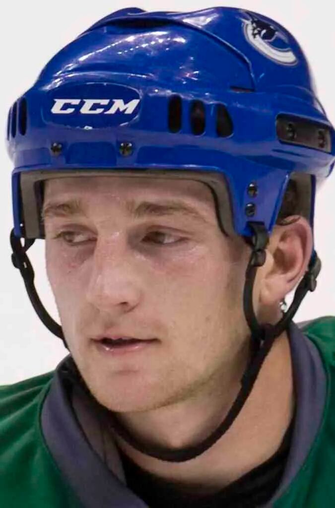10 years ago today Rick Rypien took his own life : r/hockey