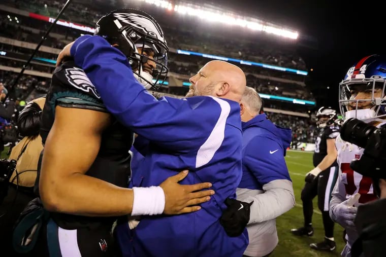 Giants' season ends with lopsided NFL playoff loss to Eagles