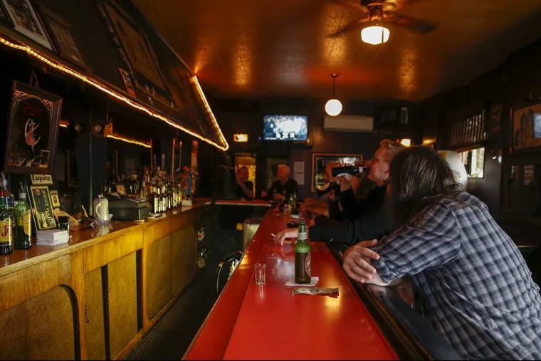 A bartender or a mob underboss? Untangling Skinny Razor's story at Friendly  Lounge