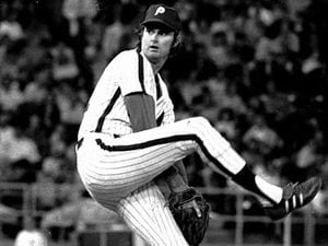 Who had the better slider: Steve Carlton or Bob Gibson?