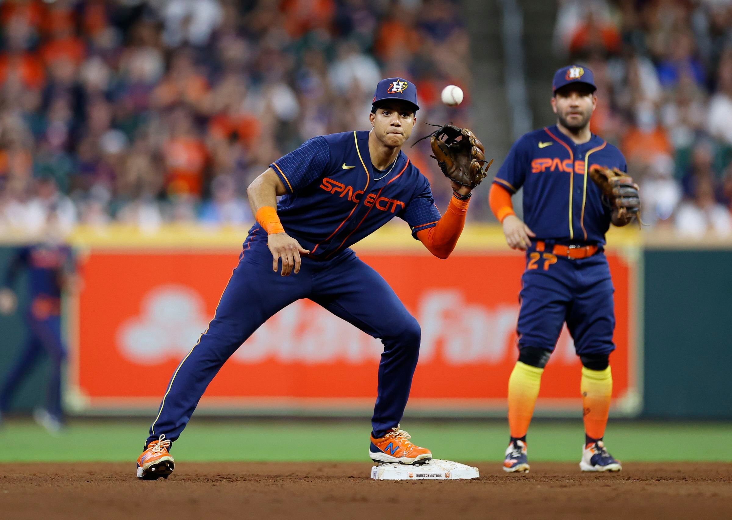 Astros closer Ryan Pressly drops truth bomb on umpire after