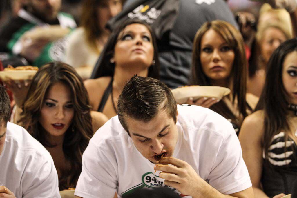 The mouth of Wing Bowl: How Angelo Cataldi went from Pulitzer finalist to  sports radio barker