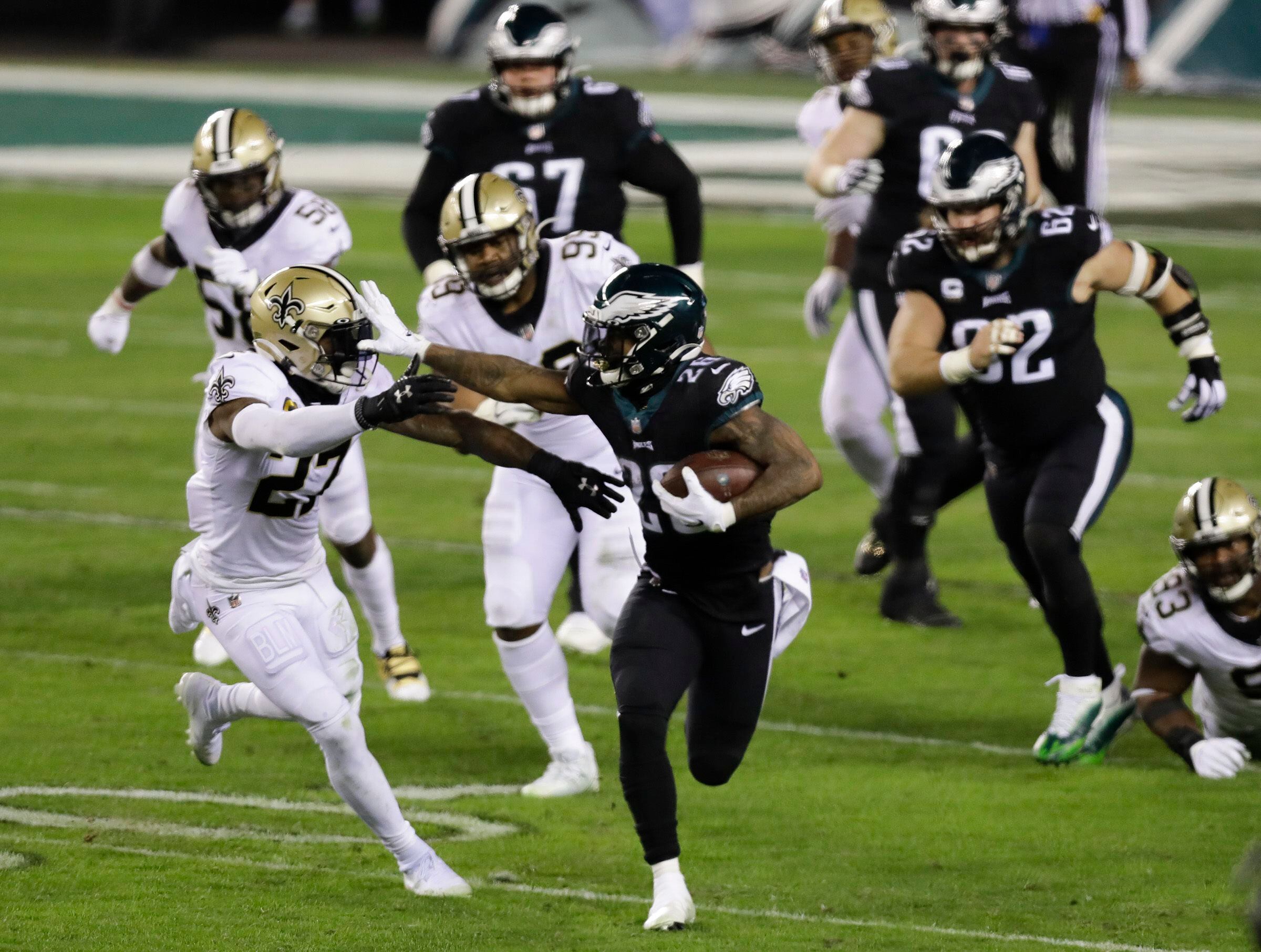 Miles Sanders awakens Eagles running game against Saints, the