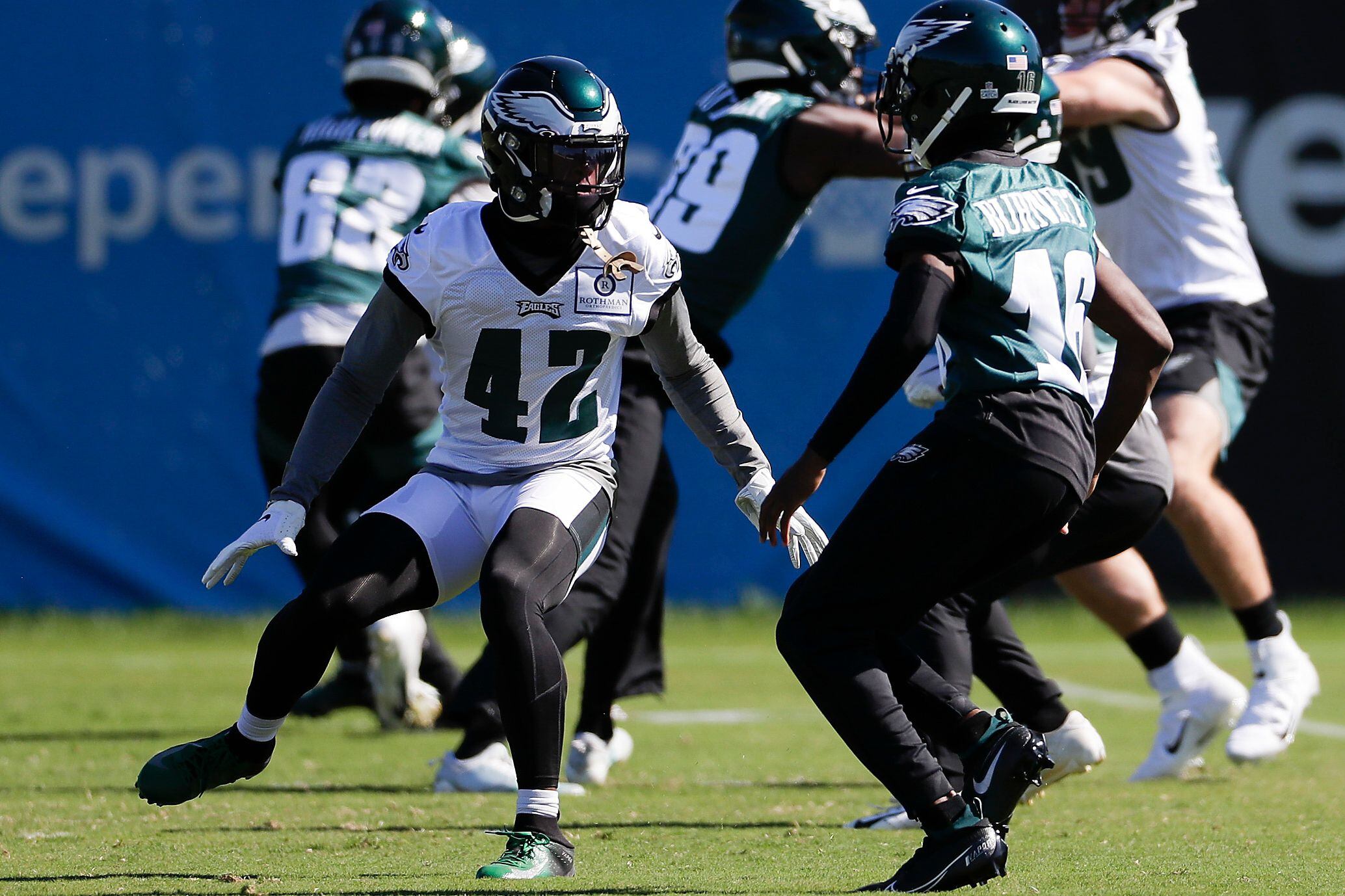 How Eagles' K'Von Wallace uses social media to inspire community, young  athletes 