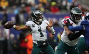 NFL roundup: Eagles clinch playoff place as Cowboys avoid upset to