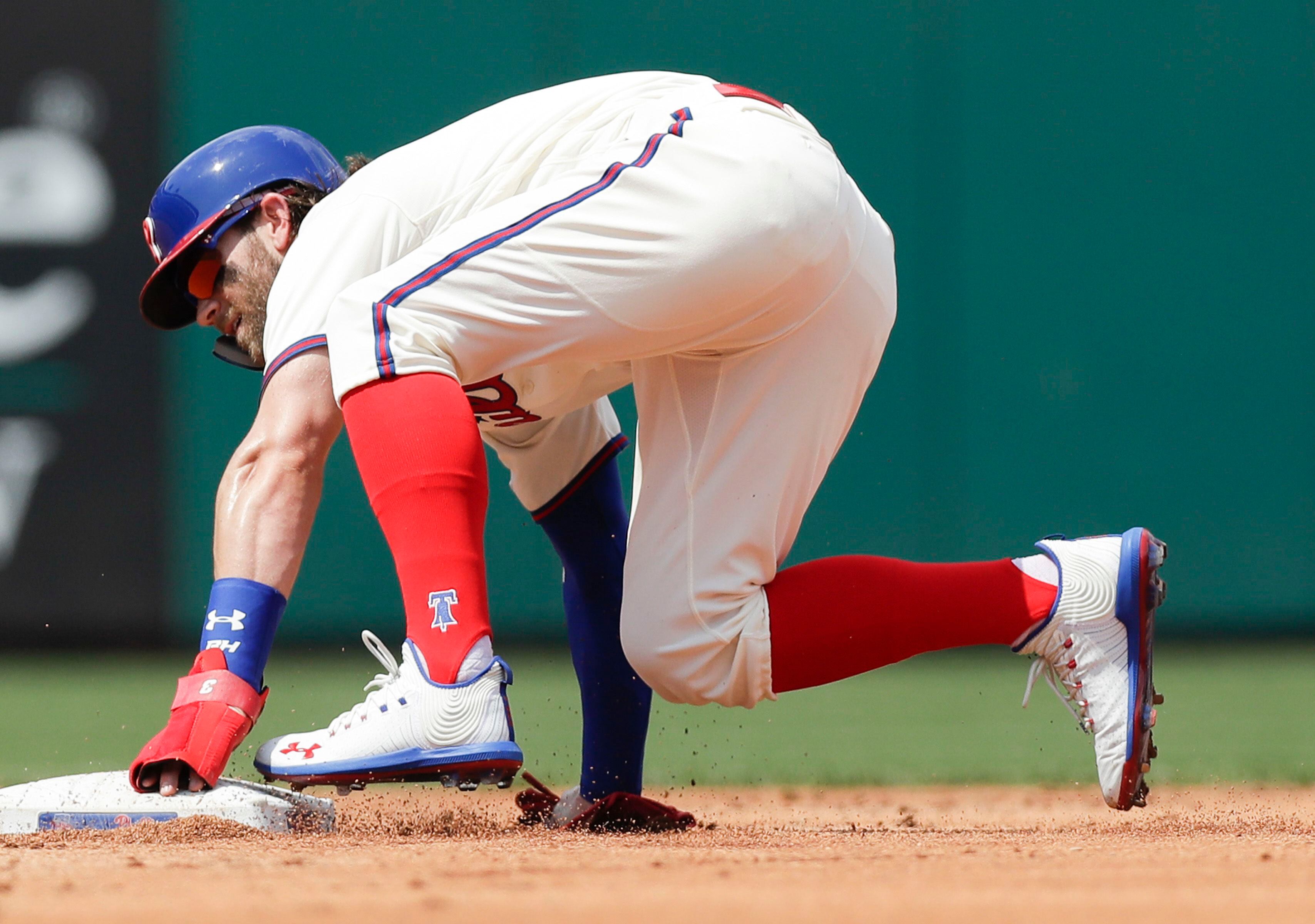 Phillies' Bryce Harper left shoeless after signing footwear for