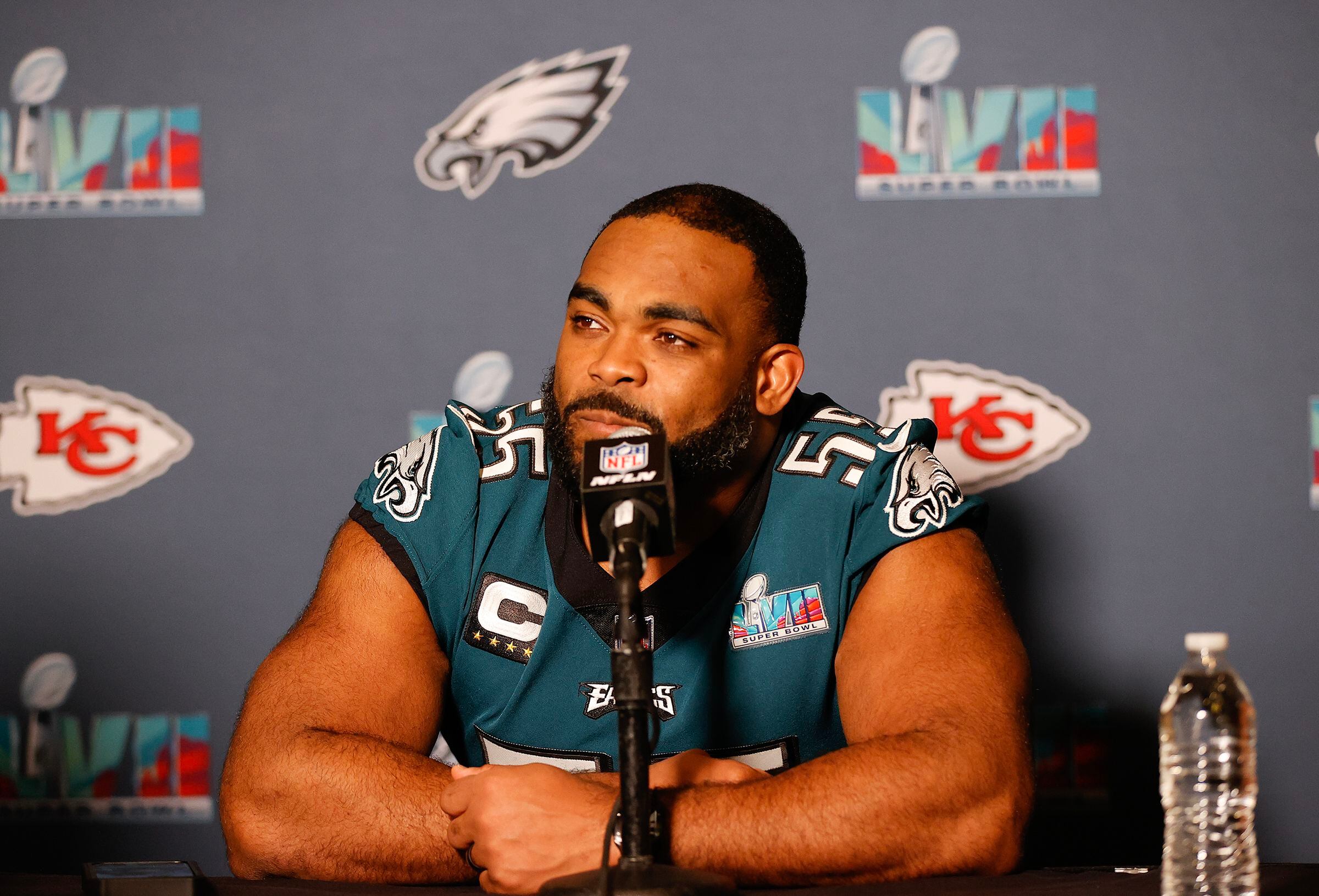 Eagles fans surprise Brandon Graham at special news conference