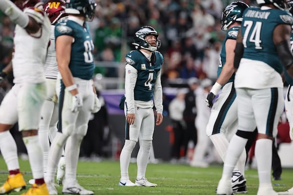 Eagles kicker Jake Elliott (4) reacts after missing a second field-goal attempt against the Washington Commanders on Thursday.