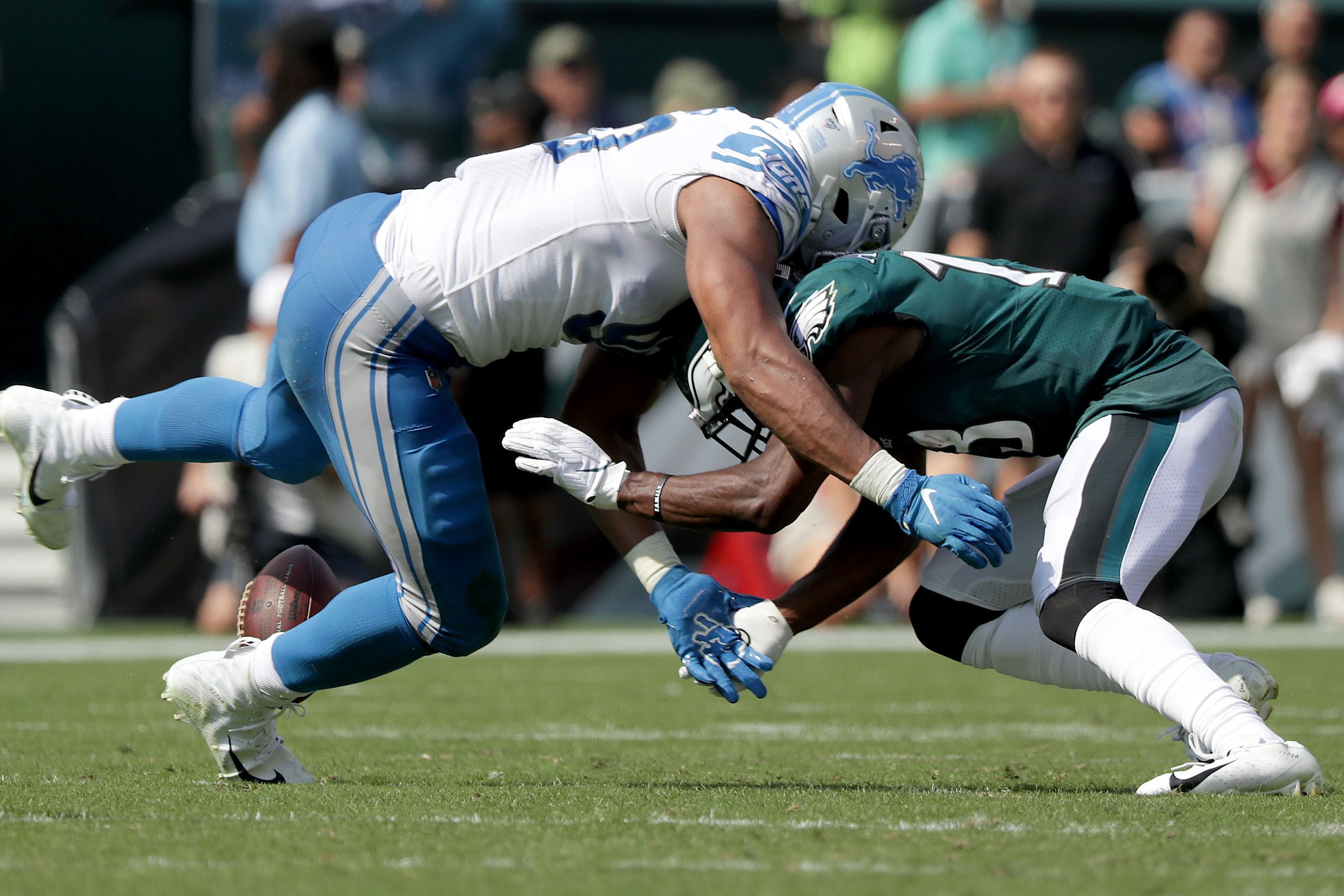 Carson Wentz 'Booed' By Digital Fans At Lincoln Financial Field During  Eagles' 37-19 Loss To Los Ang 