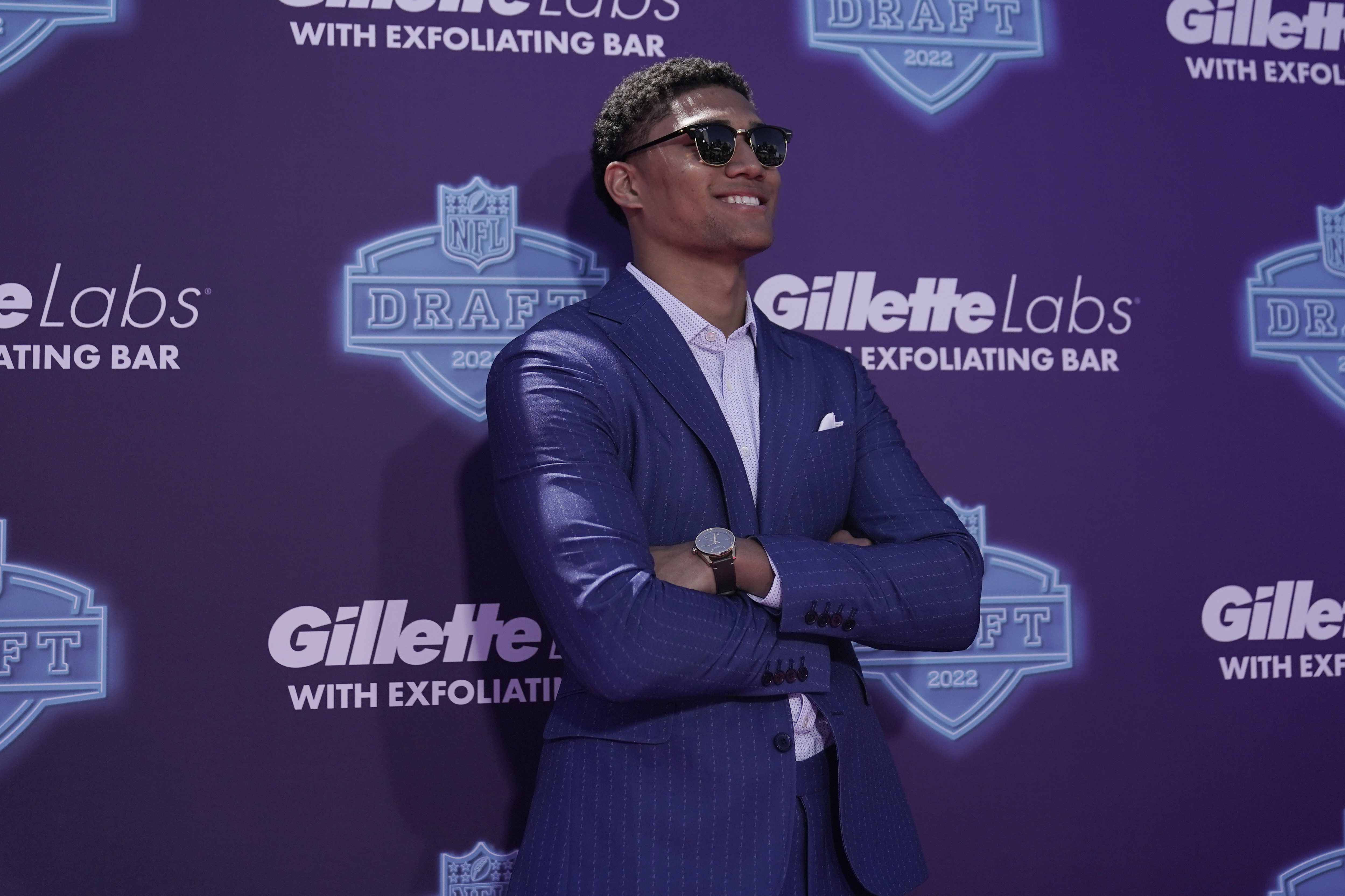 2022 NFL Draft: Who had the best and worst red carpet outfit? – NBC Sports  Boston