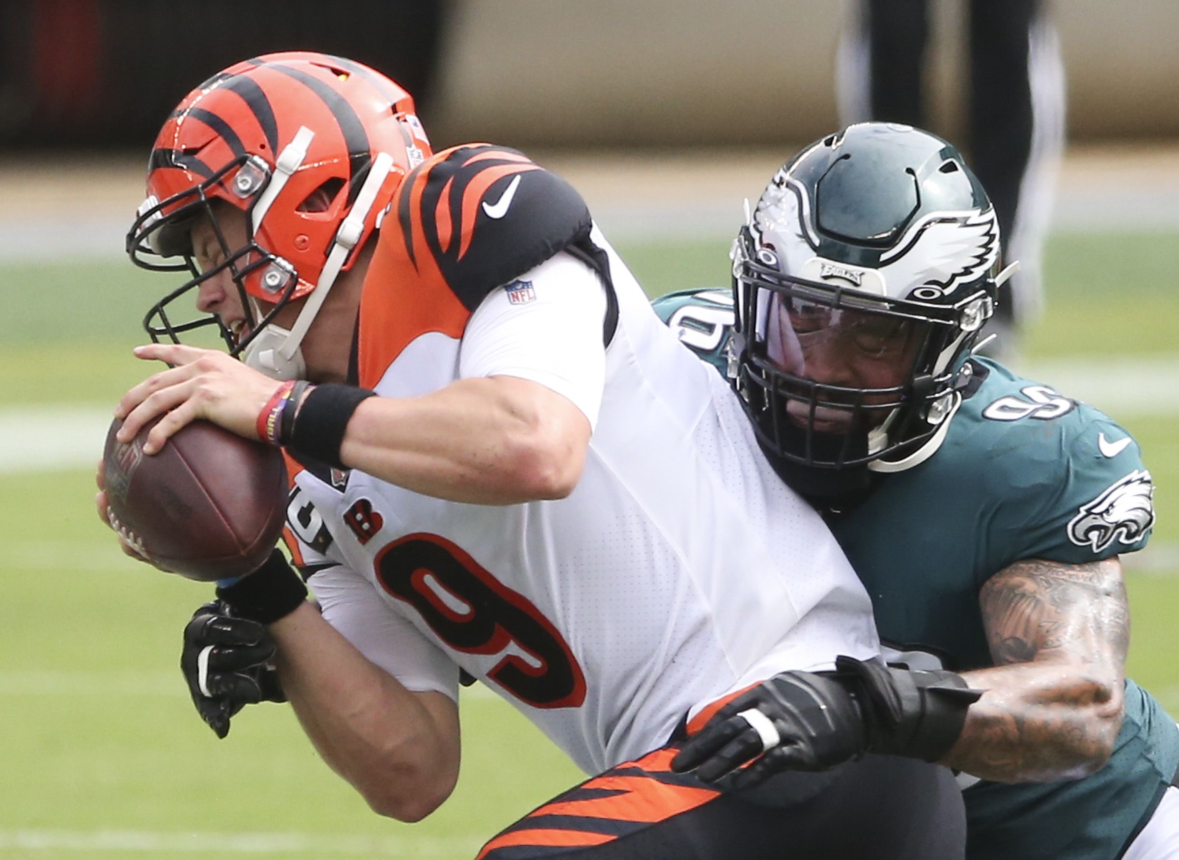 Winless Philadelphia Eagles settle for tie against Bengals