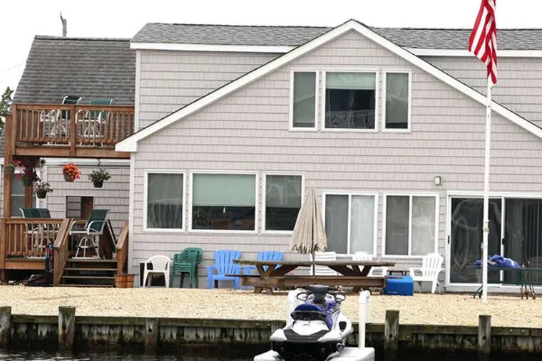 Haven Lagoon life at Barnegat Light