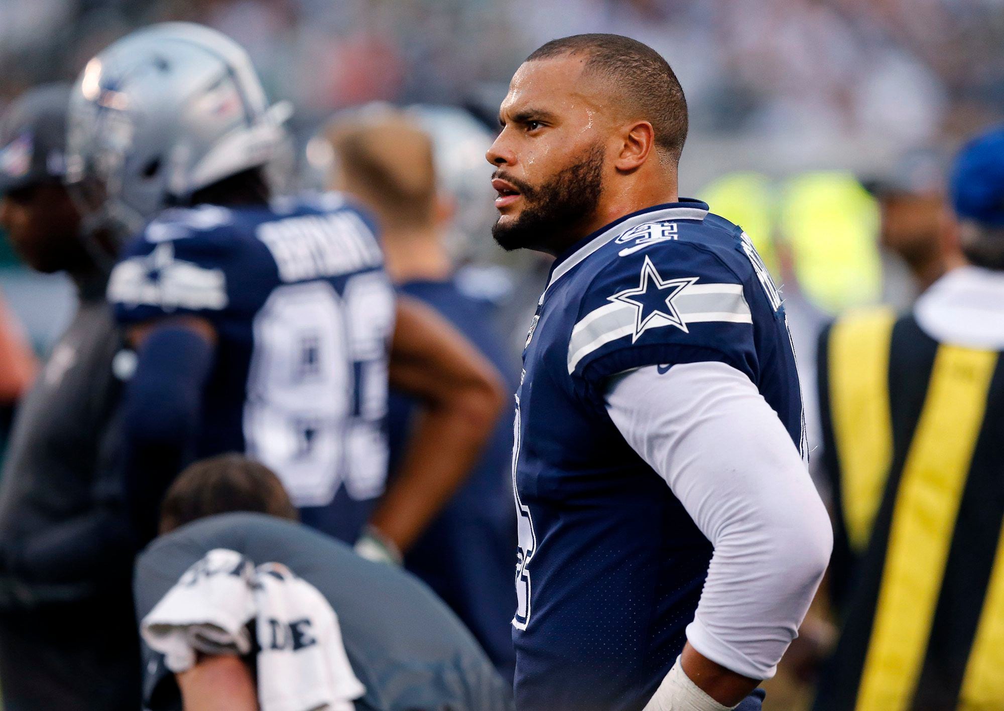 NFL Tuesday news roundup: Cowboys won't IR Dak Prescott, Eagles