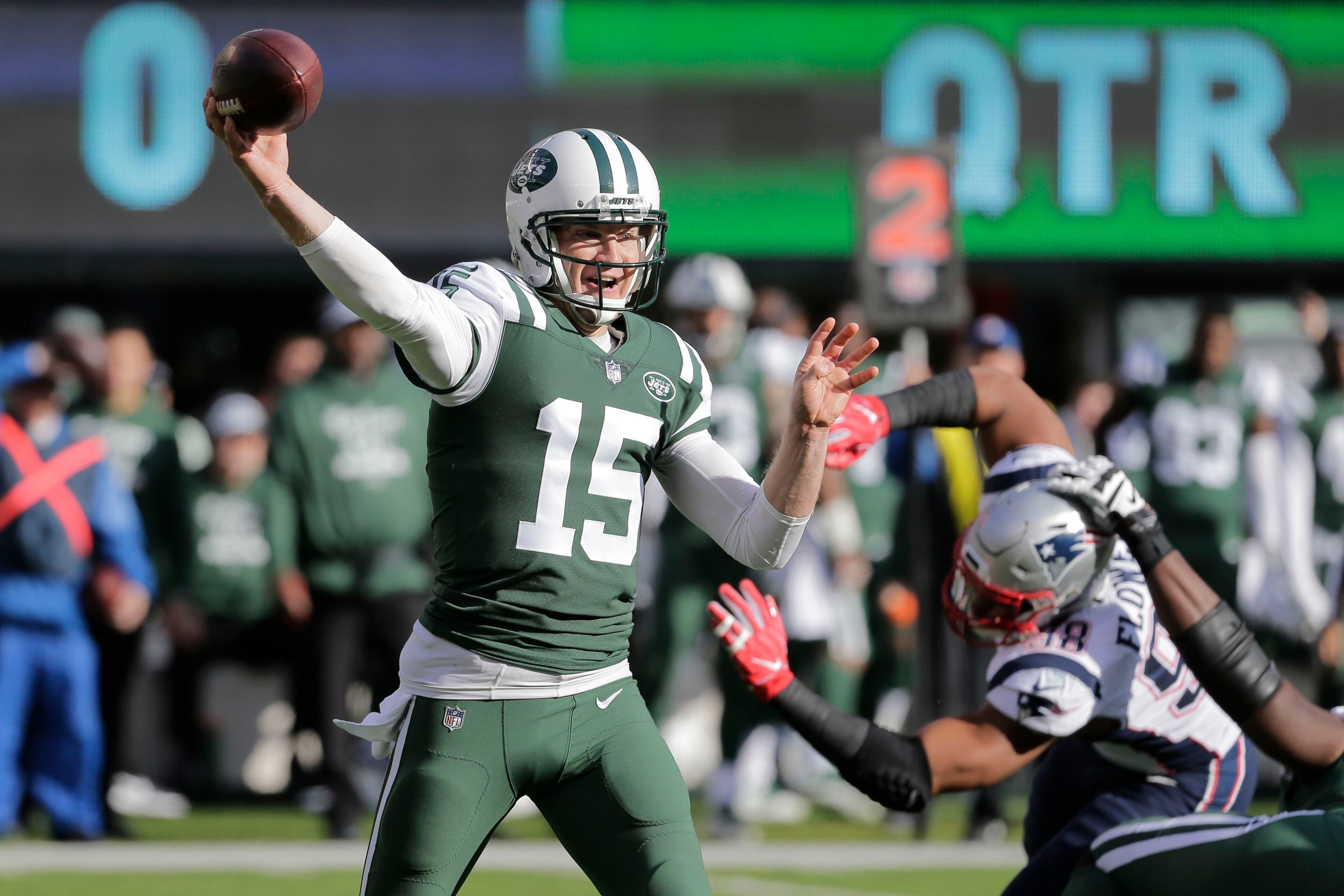 Josh McCown makes Eagles debut and strong case to be Carson