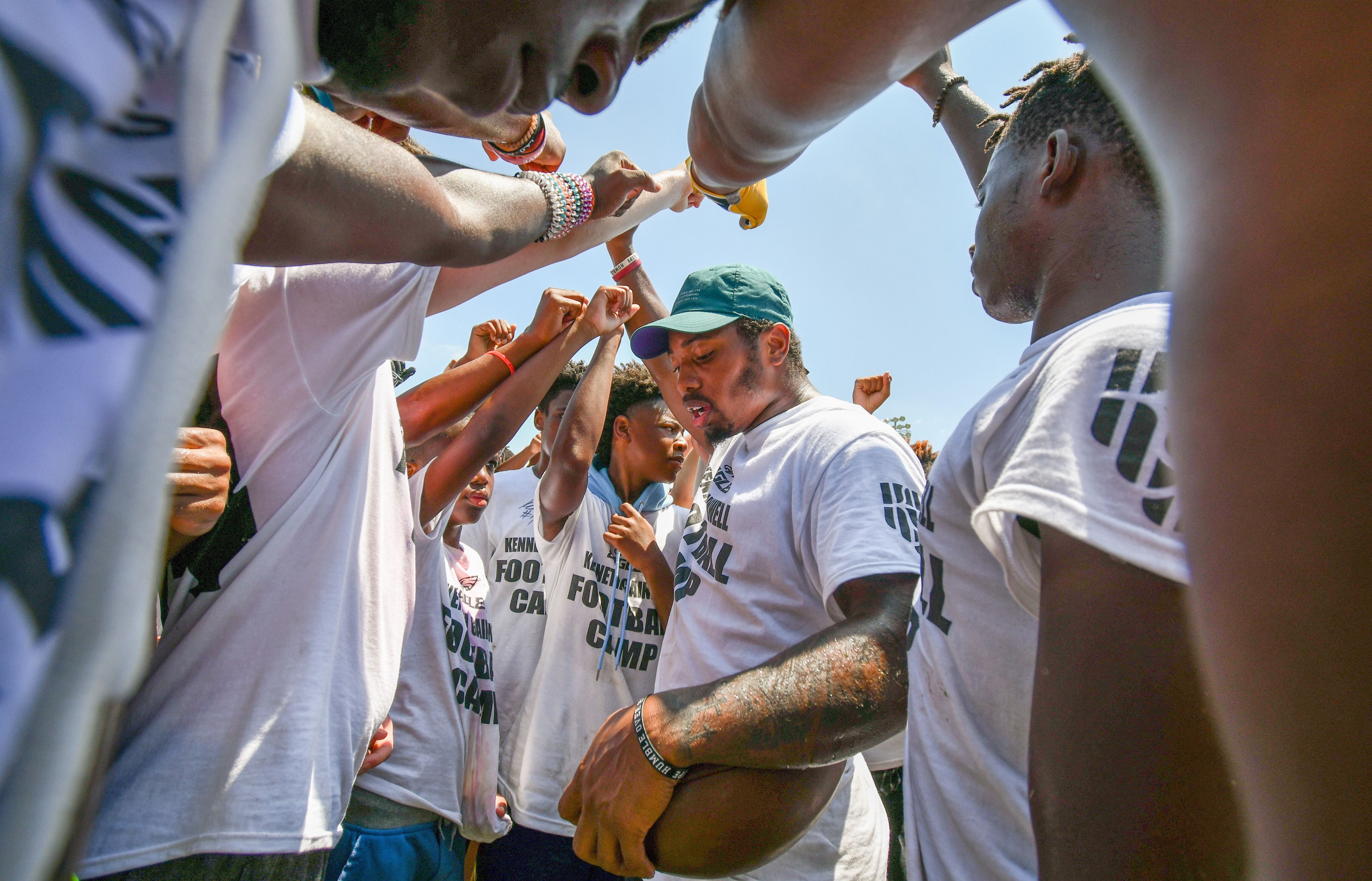 Kenneth Gainwell delivers heartfelt message from youth camp in his hometown