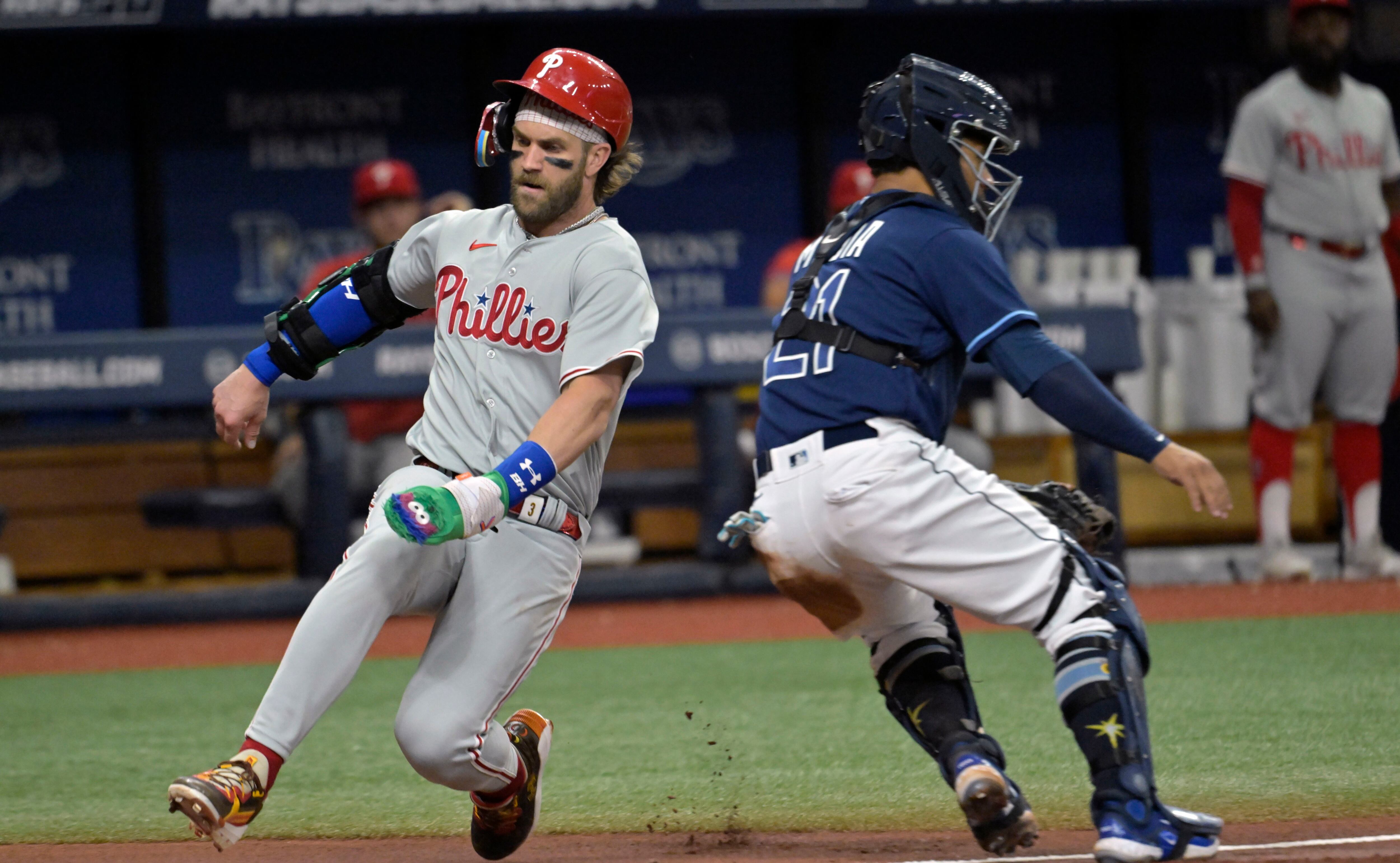 Castellanos powers Phillies to 8-4 win over Blue Jays