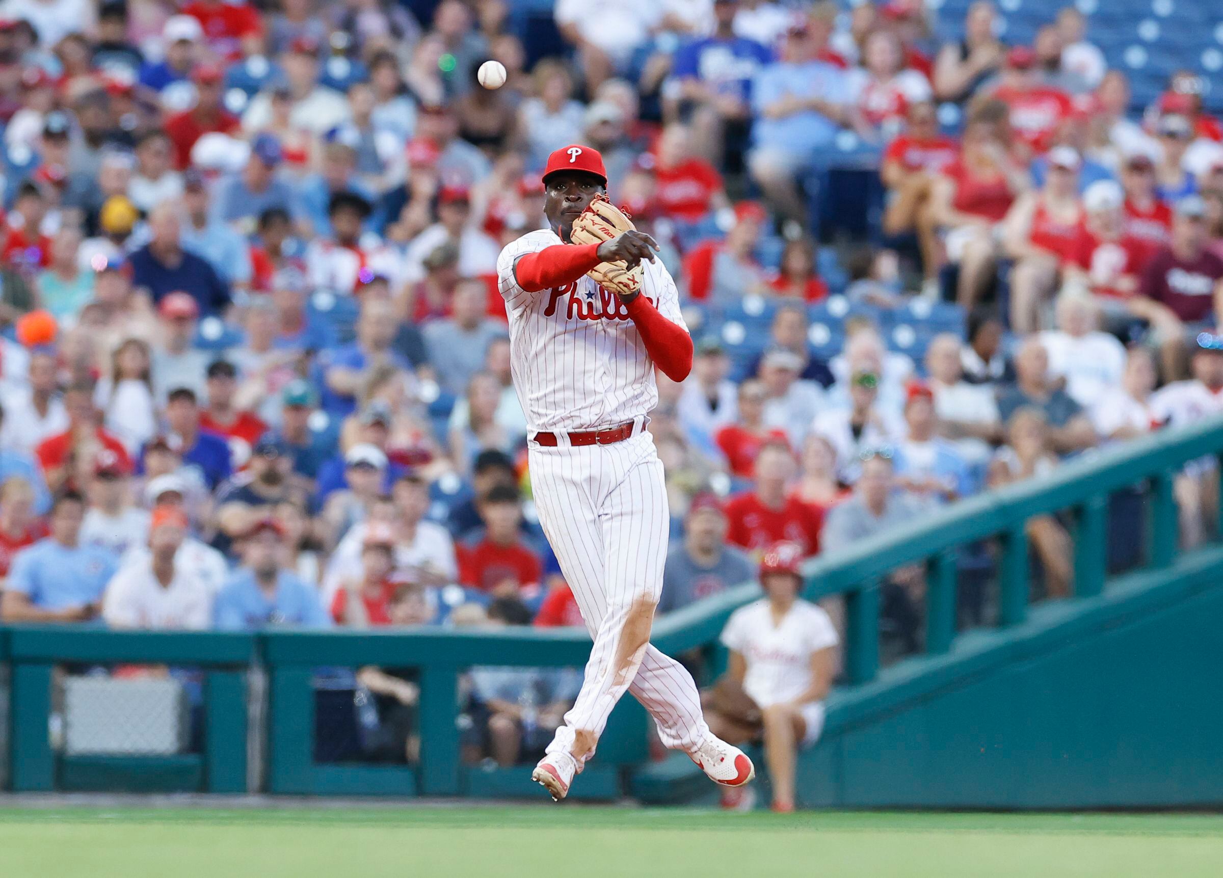 Extra-inning collapse dooms Phillies against the Cubs