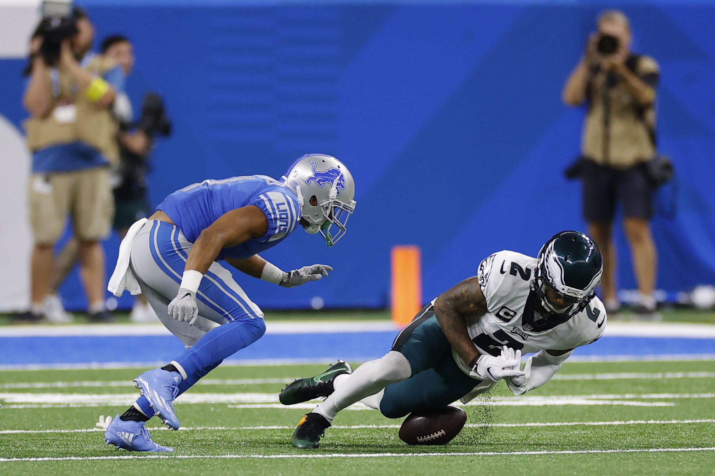 Eagles run for 4 TDs in 44-6 victory over winless Lions - The San Diego  Union-Tribune
