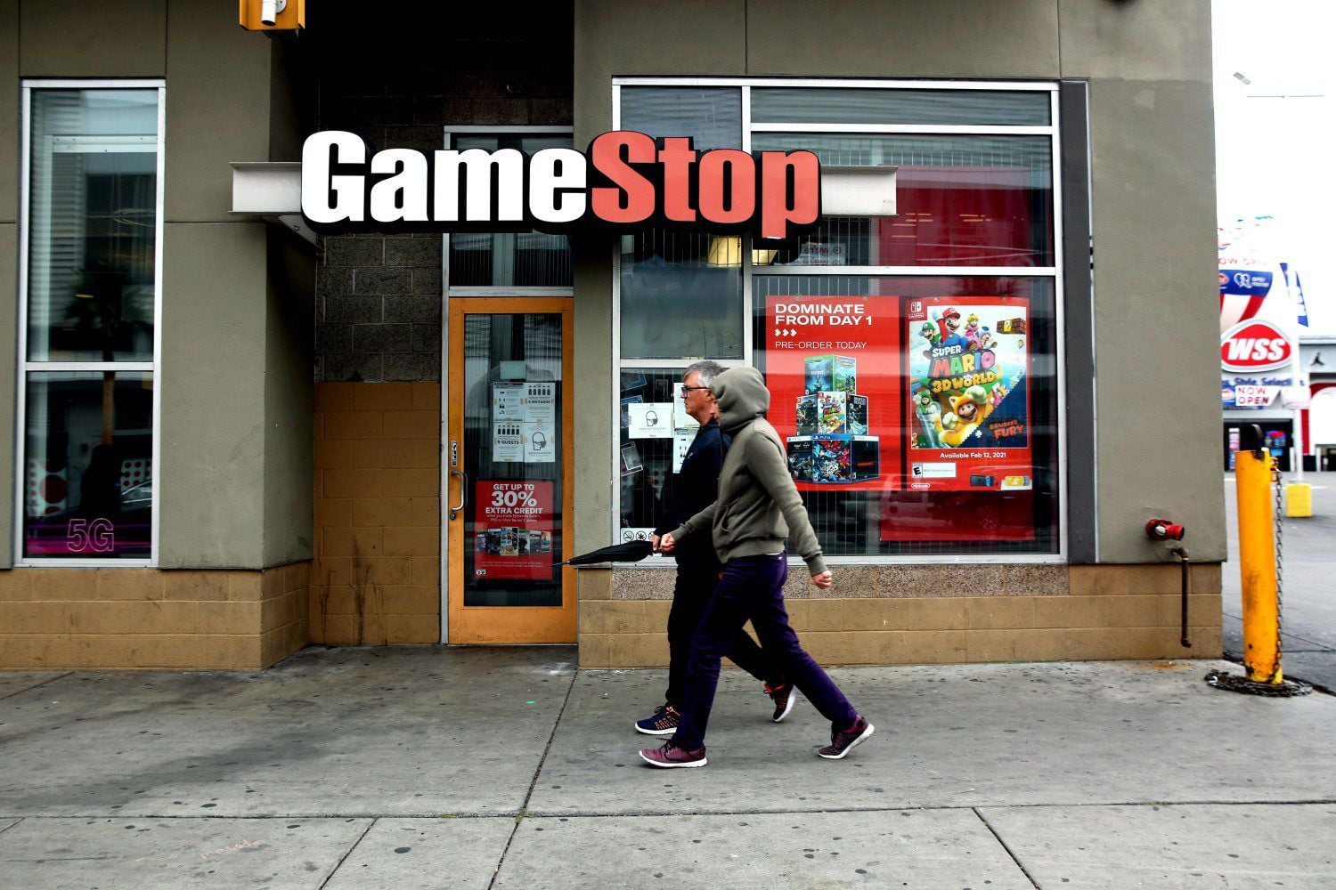 People walk by a GameStop store in Brooklyn on January 28, 2021 in News  Photo - Getty Images