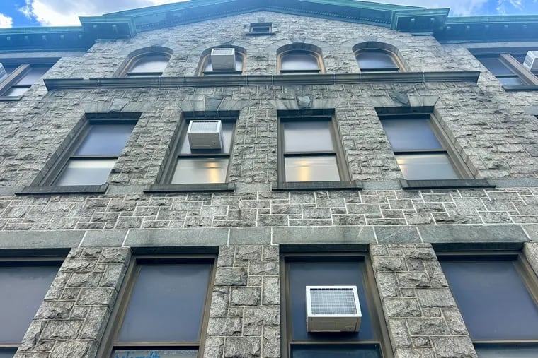 Gloria Casarez Elementary School, in Kensington, got window units in all of its classrooms this year. Sixty-three Philadelphia School District buildings are not air-conditioned.